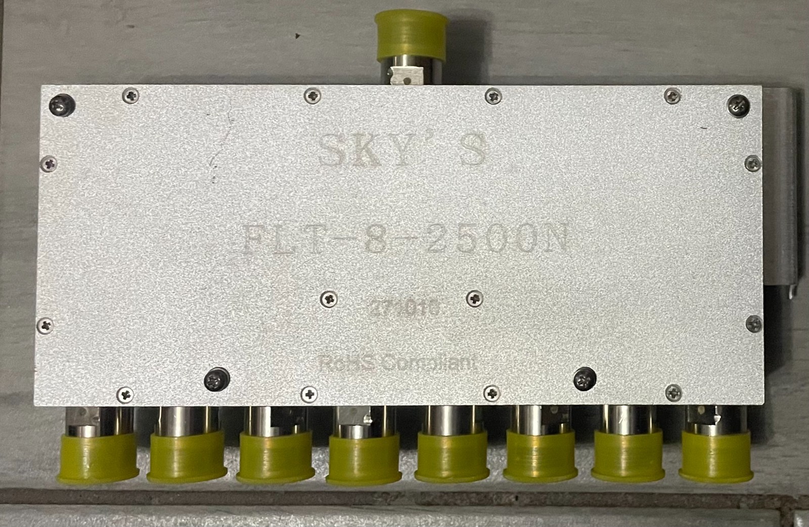 SKY'S FLT-8-2500N 8-way RF (Radio Frequency) power divider