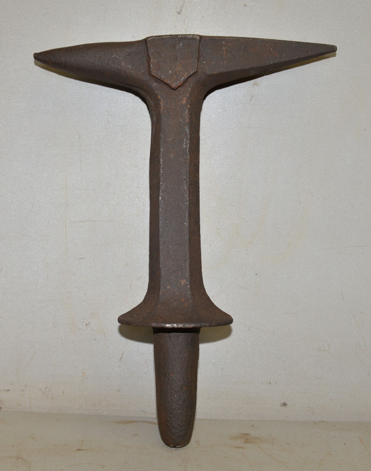 German hand forged 47 lb shield anvil blacksmith primitive stake Bickern tool