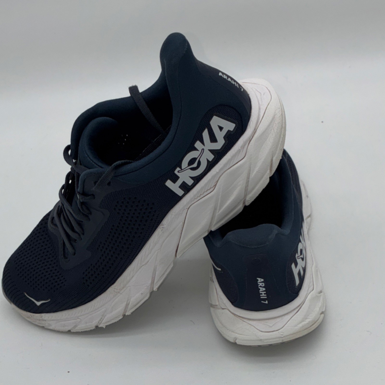 Hoka One One Arahi 7 Men's Running Shoes Navy White Mesh Lightweight Size 10.5