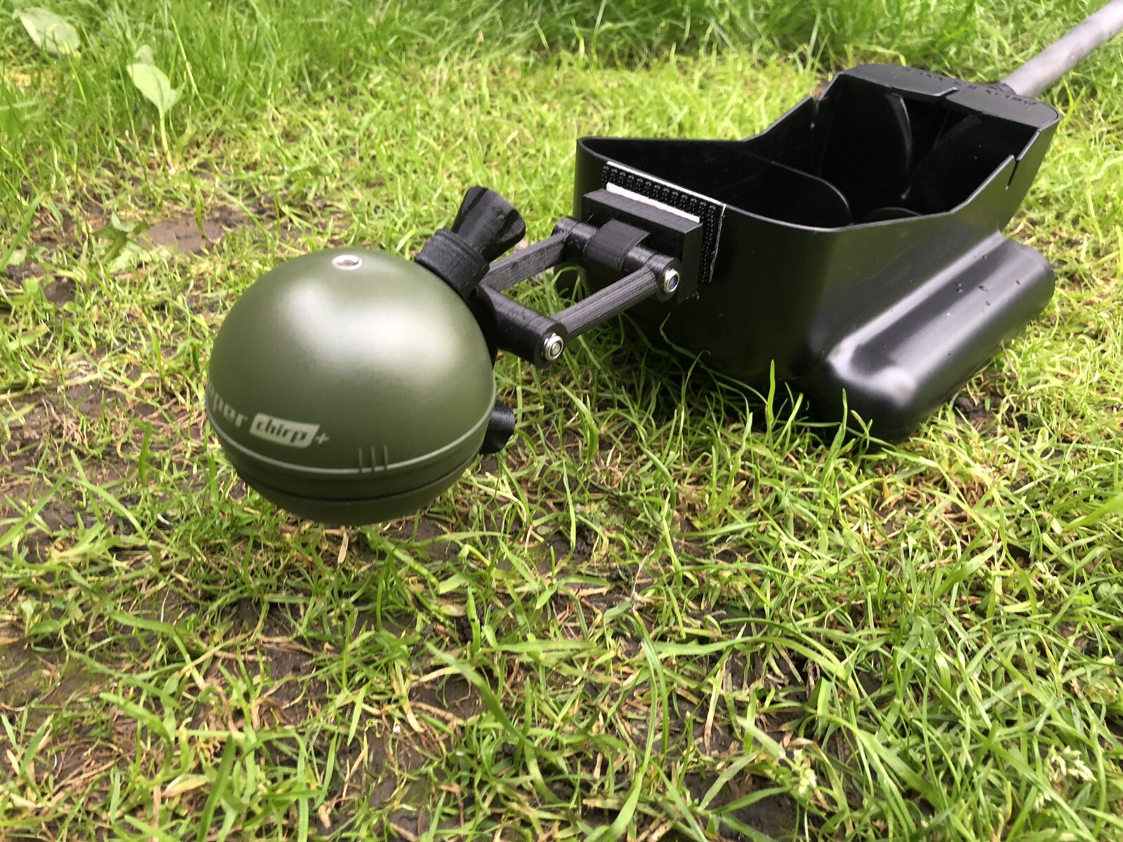 Chirp 1/2 deeper Pro Mount Bracket For The Bushwacker Bait Pole Carp Fishing