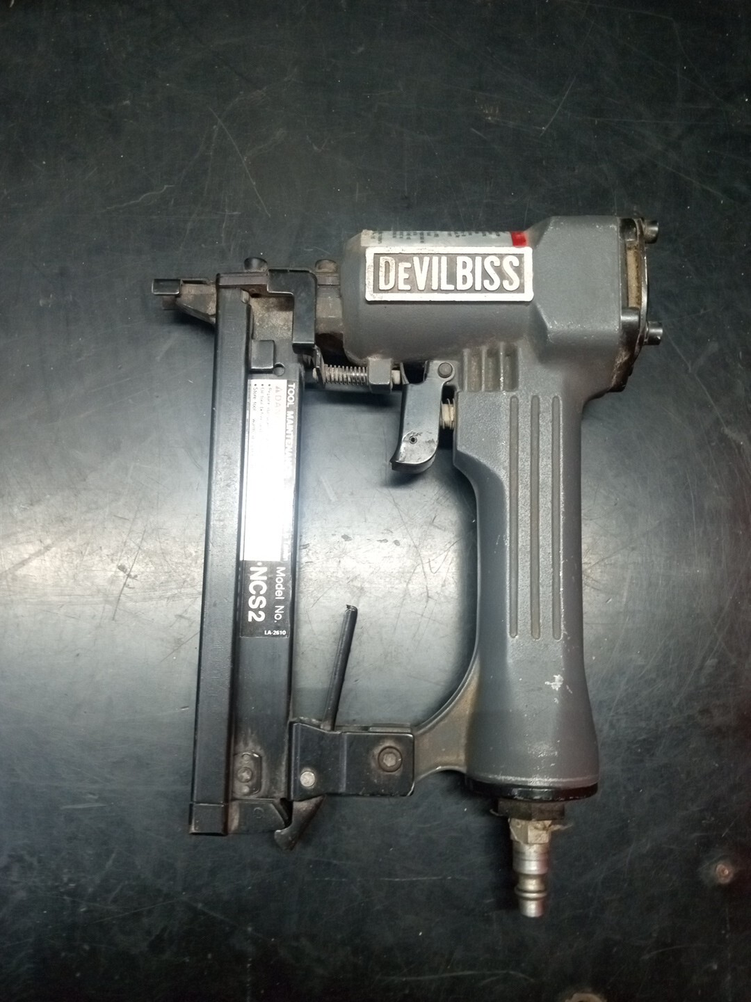 Devilbiss Staple Gun Stapler Model NCS2 Compressor Pneumatic 3/8- 1” Air Tack