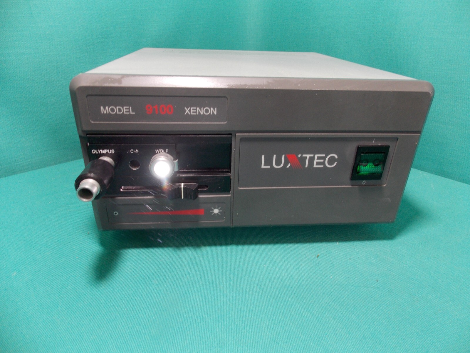 LUXTEC MODEL 9100 XENON LIGHT SOURCE (LAM-2392)
