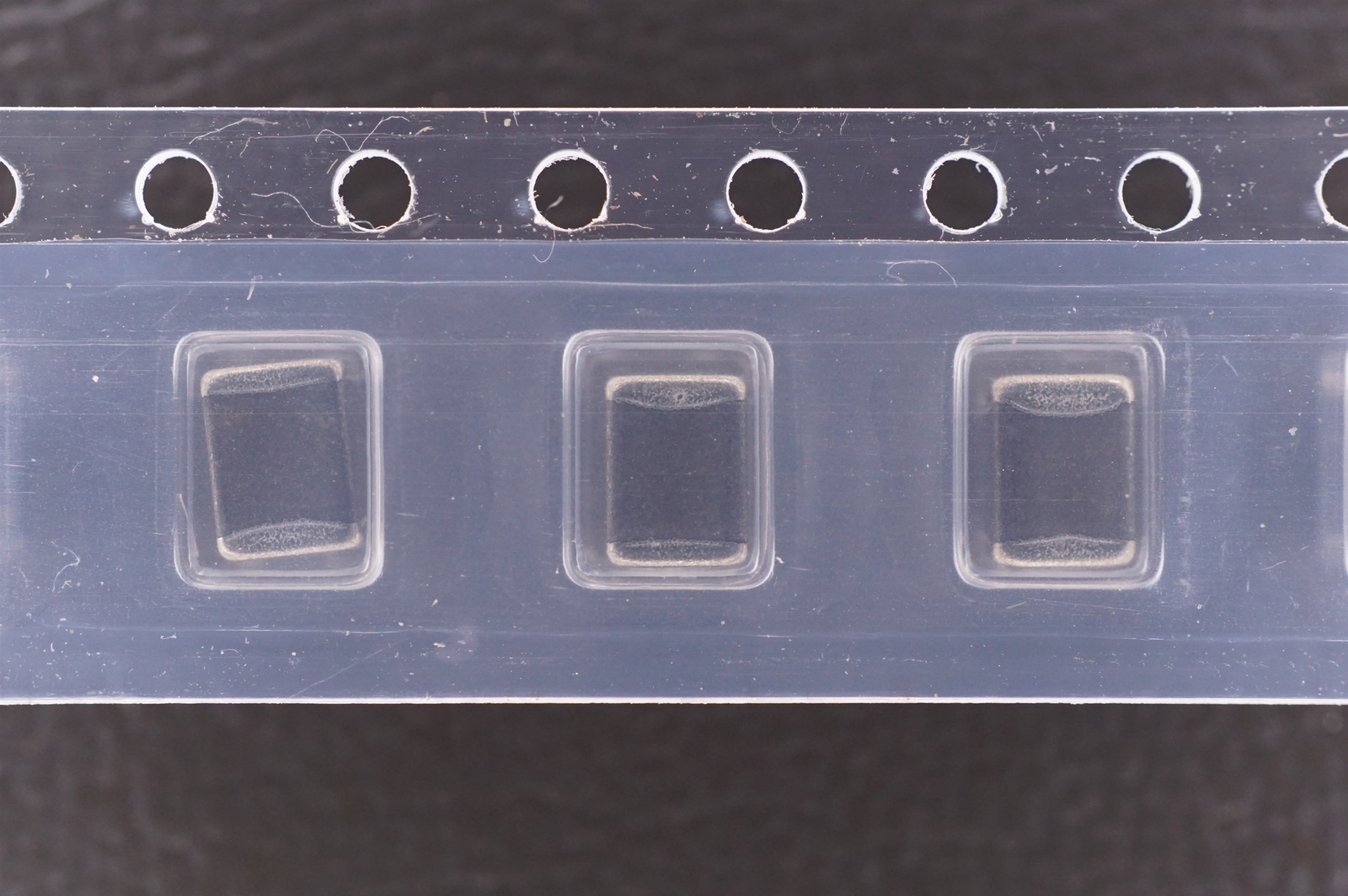 Lot of 15 DM1612X560R-10 Laird Chip Ferrite Bead 56 Ohm 100MHz 10A 1612 SMT