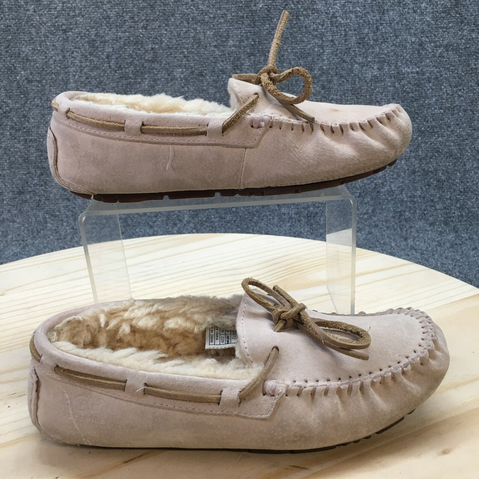 UGG Australia Slippers Womens 5 Dakota Moccasins Beige Leather Sheepskin SN5612