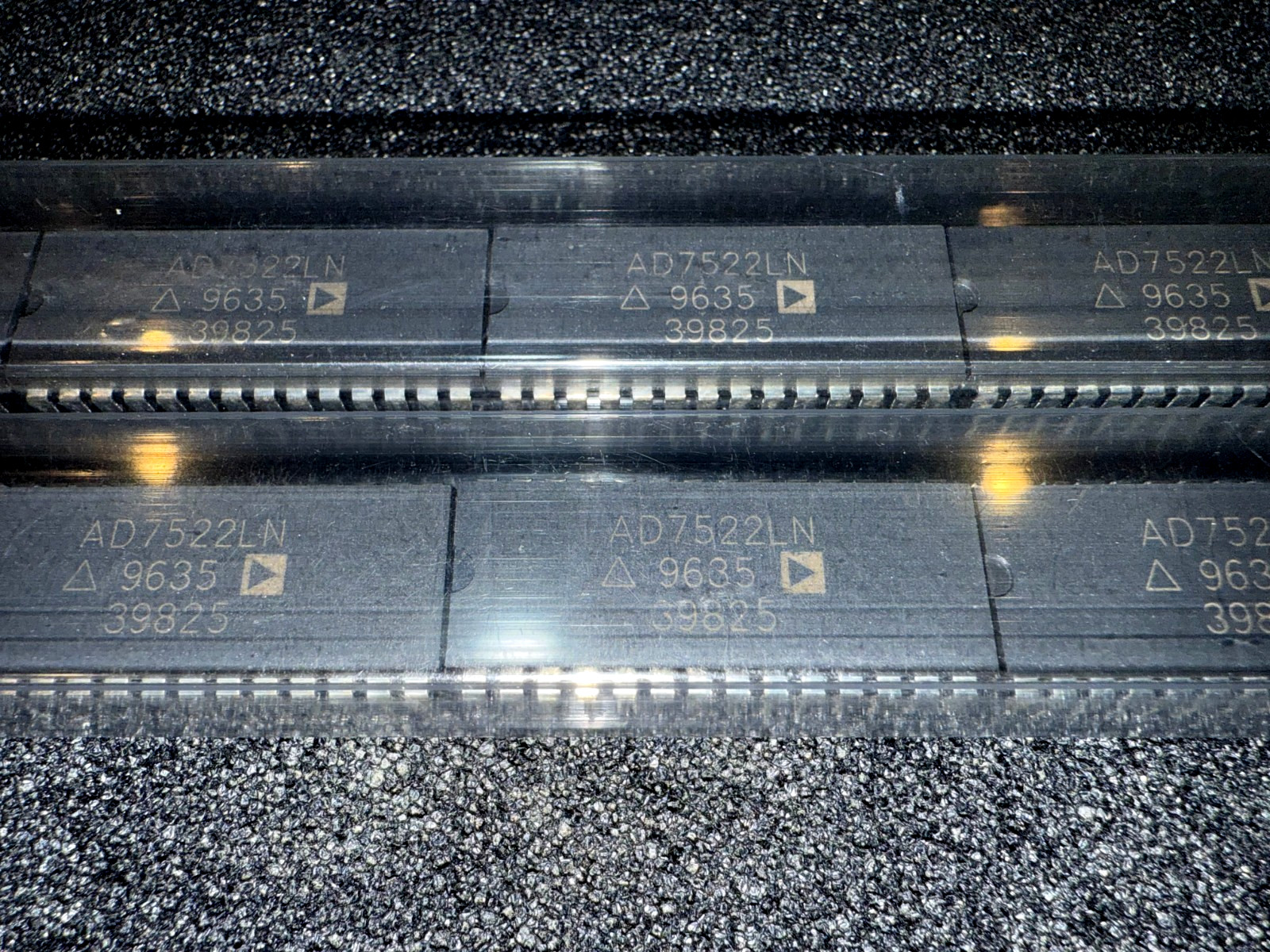AD7522LN