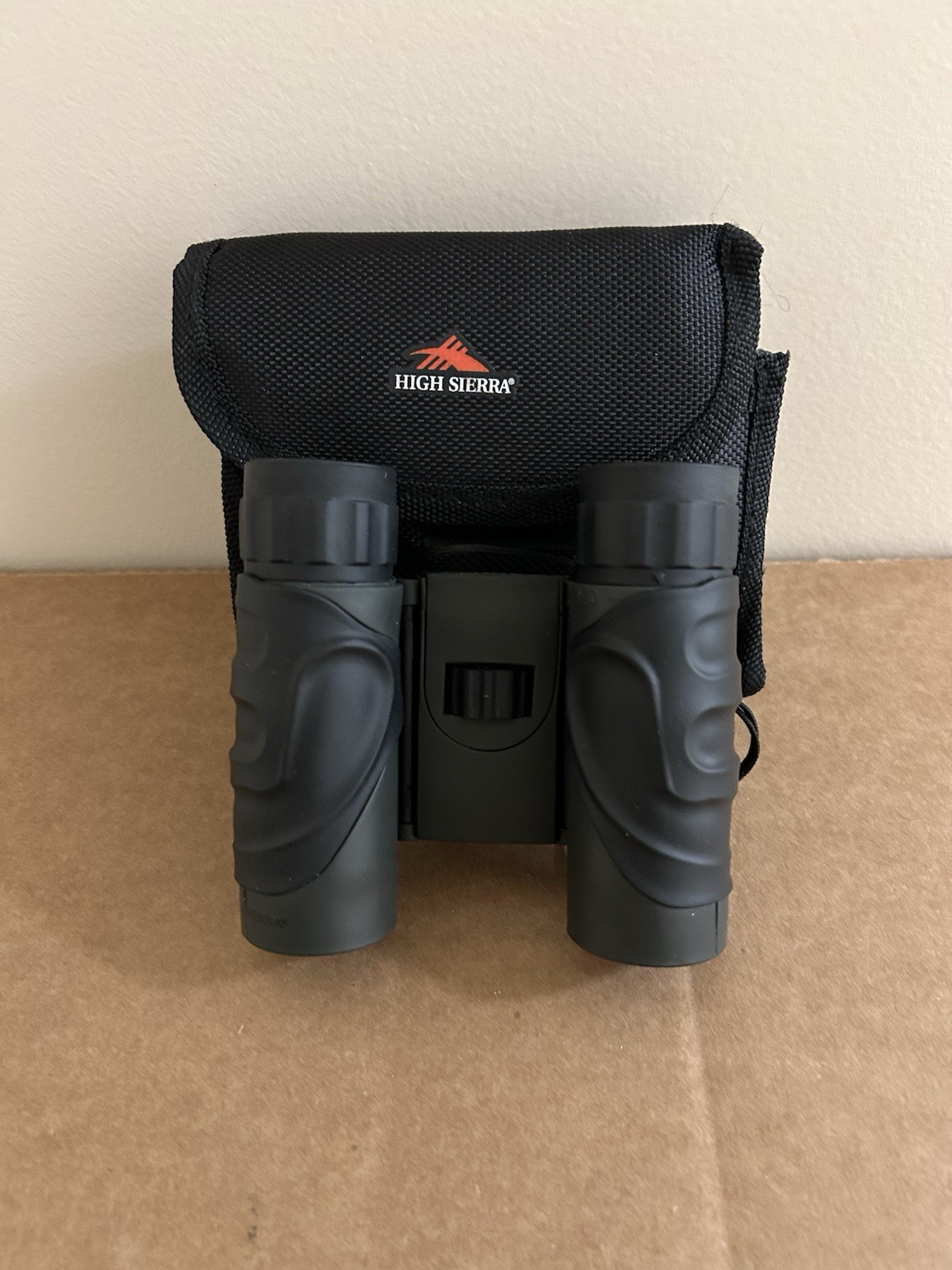 High Sierra Tahoe Binoculars 10x25 Waterproof Fogproof With Case