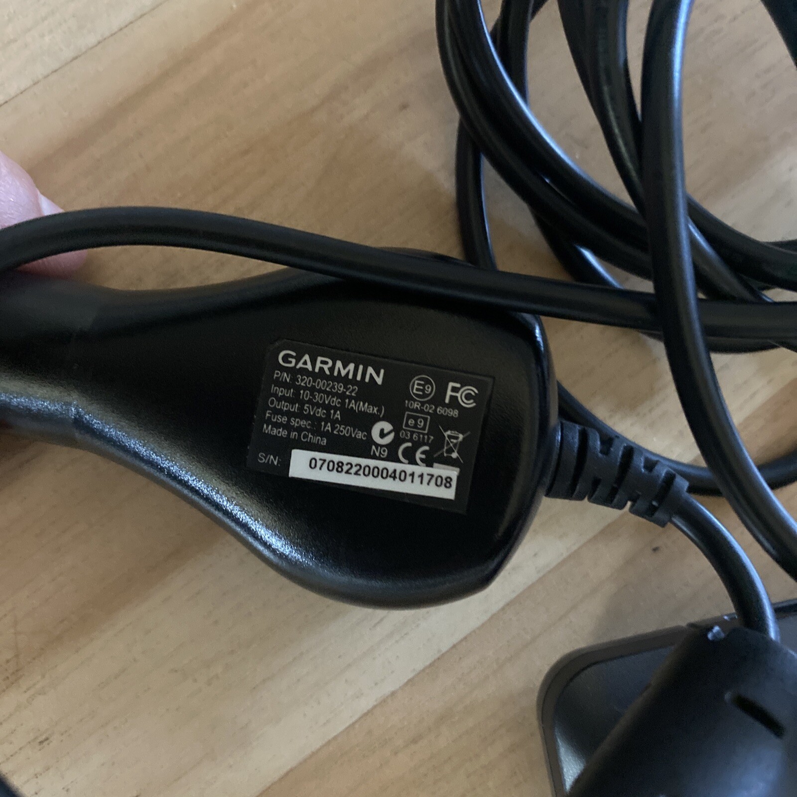 Garmin Nuvi (260W) GPS 4.3" Touchscreen Navigation System Charger Mount Bundle
