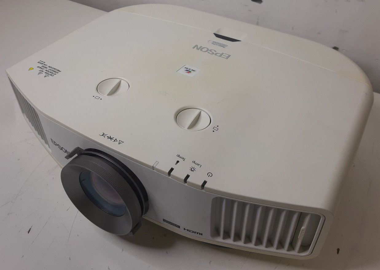 EPSON PowerLite Pro G5200W Projector 4200 Lumens 1280x800 1657 Lamp Hours