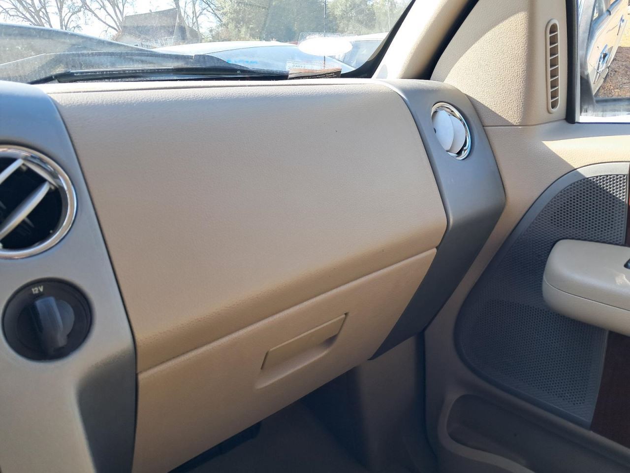 F150      2007 Glove Box 4837688