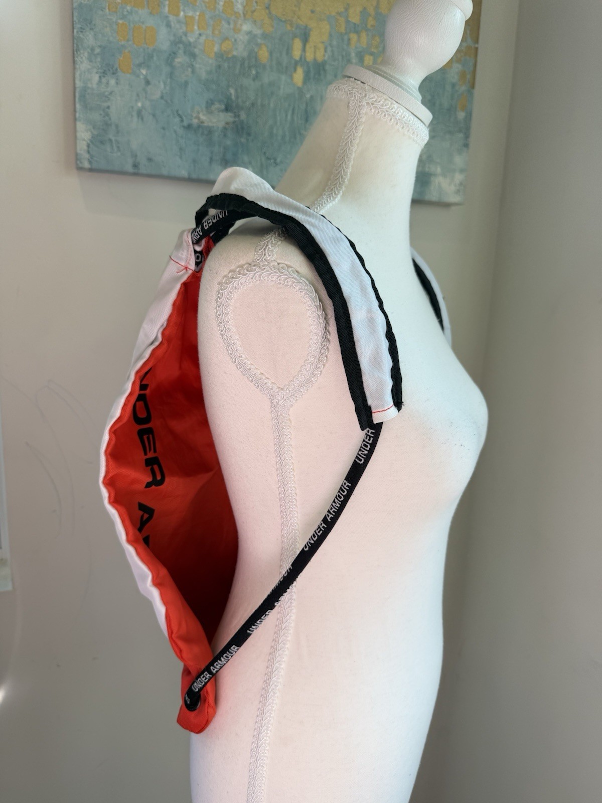 Under Armour Drawstring Backpack White Red Black Front Zip Pocket Padded Straps