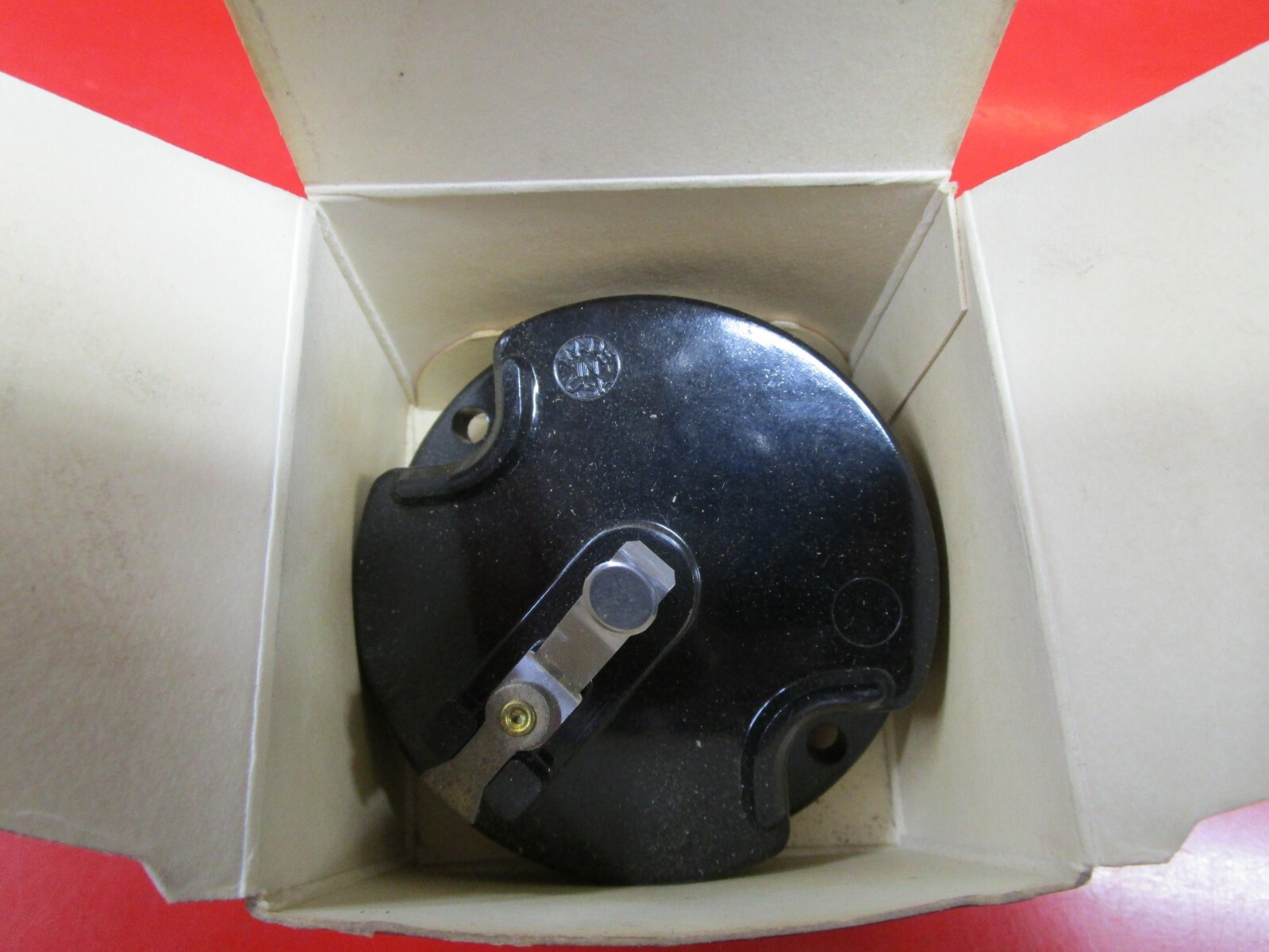 NORS Borg-Warner distributor rotor D140 69-72 Saab 99 w/ Delco distributor