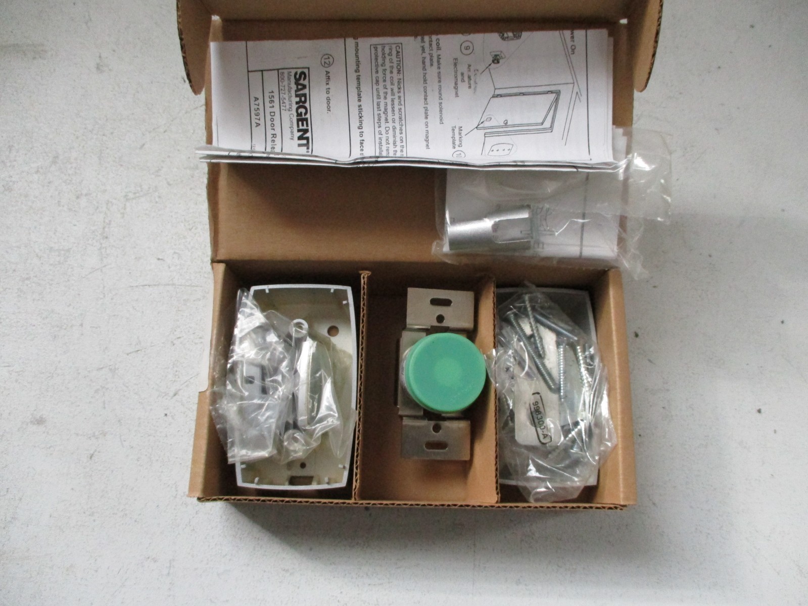 NEW IN BOX Sargent Electromagnetic Door Holder 1560 689 156000001 FREE SHIPPING