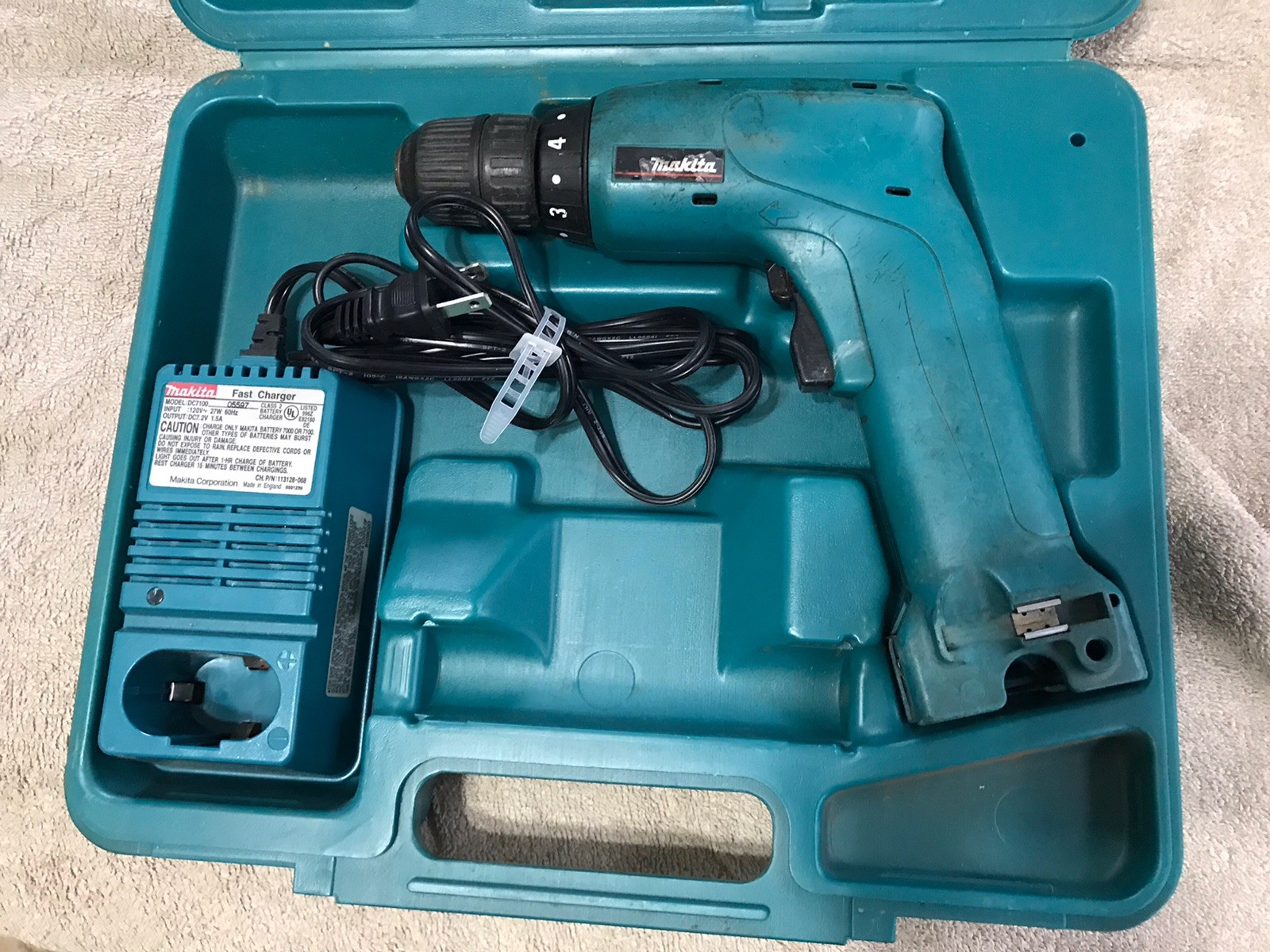 Makita 8801G Cordless 7.2V Drill w/Charger Case Tested (No Battery)