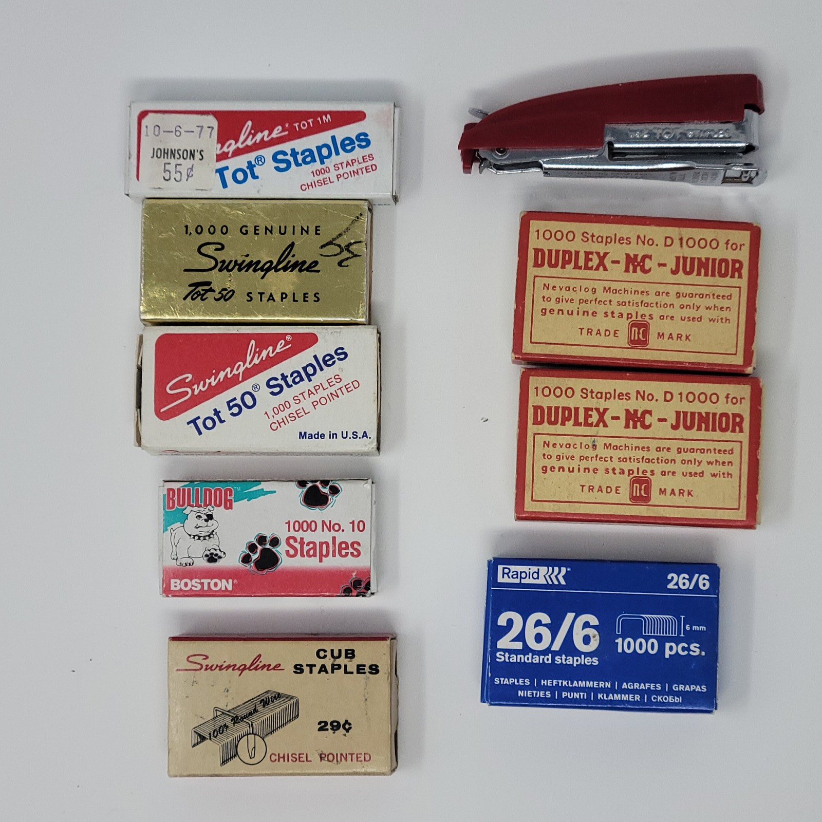 Swingline Tot 50 Red Mini Stapler with many assorted staples Vintage
