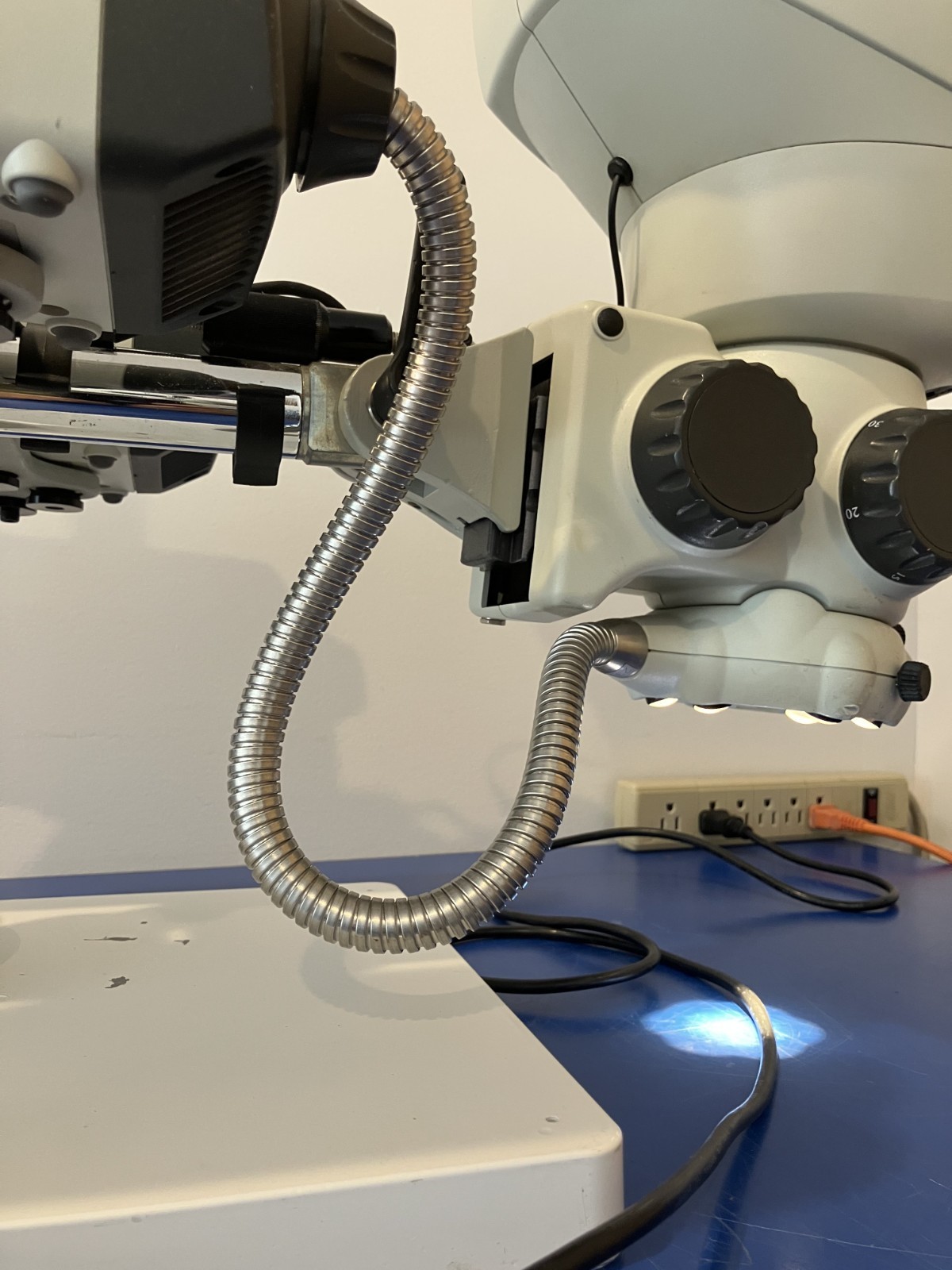 15494 Vision Lynx dynascope .7x-40x microscope