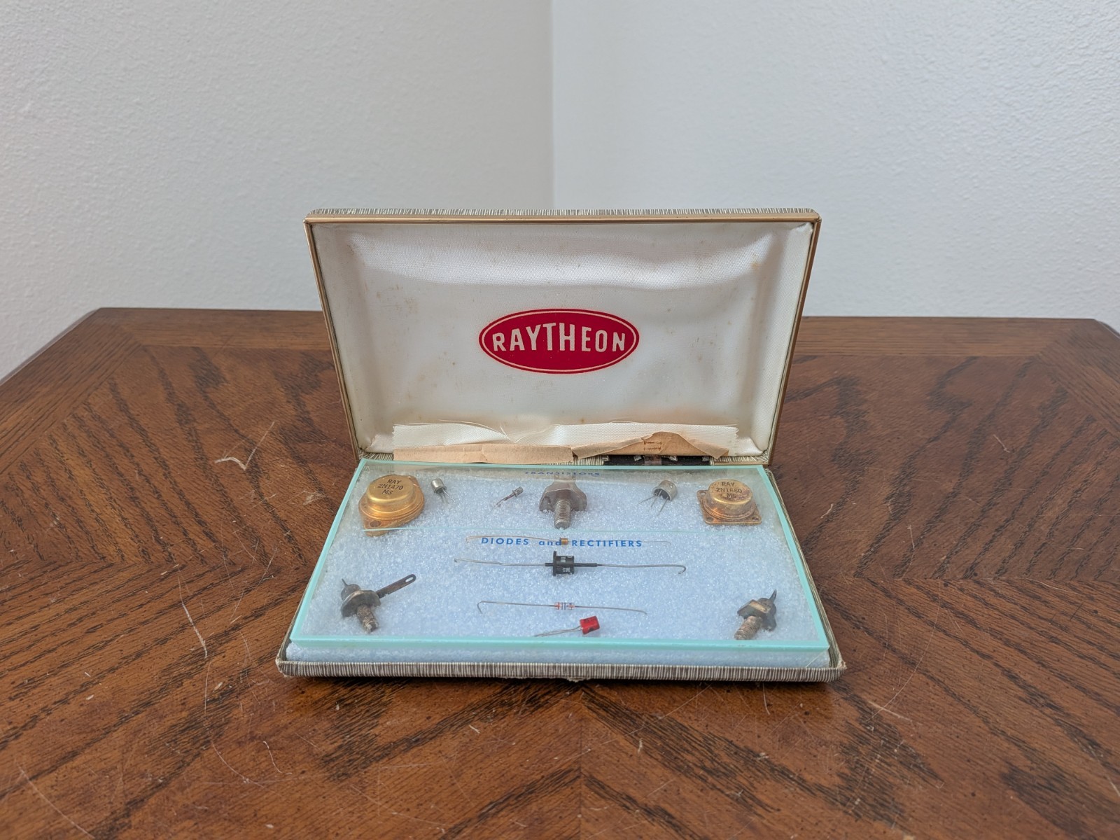 Raytheon Computer Salesman Display Box Transistor Diodes Rectifiers