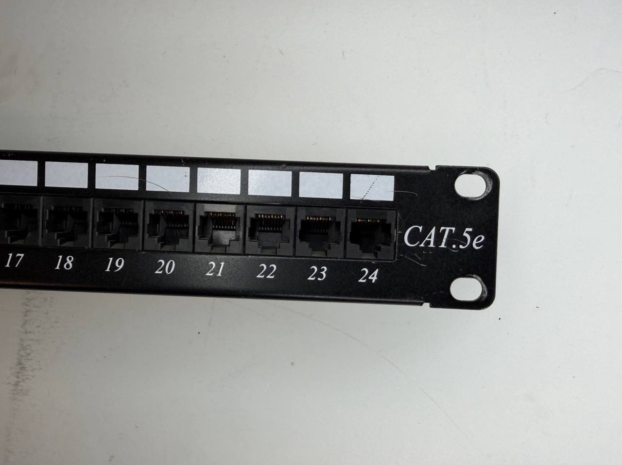 24 Port Cat5e Patch Panel 1U Rack Mount RJ45 Ethernet Network Punch Down Panel