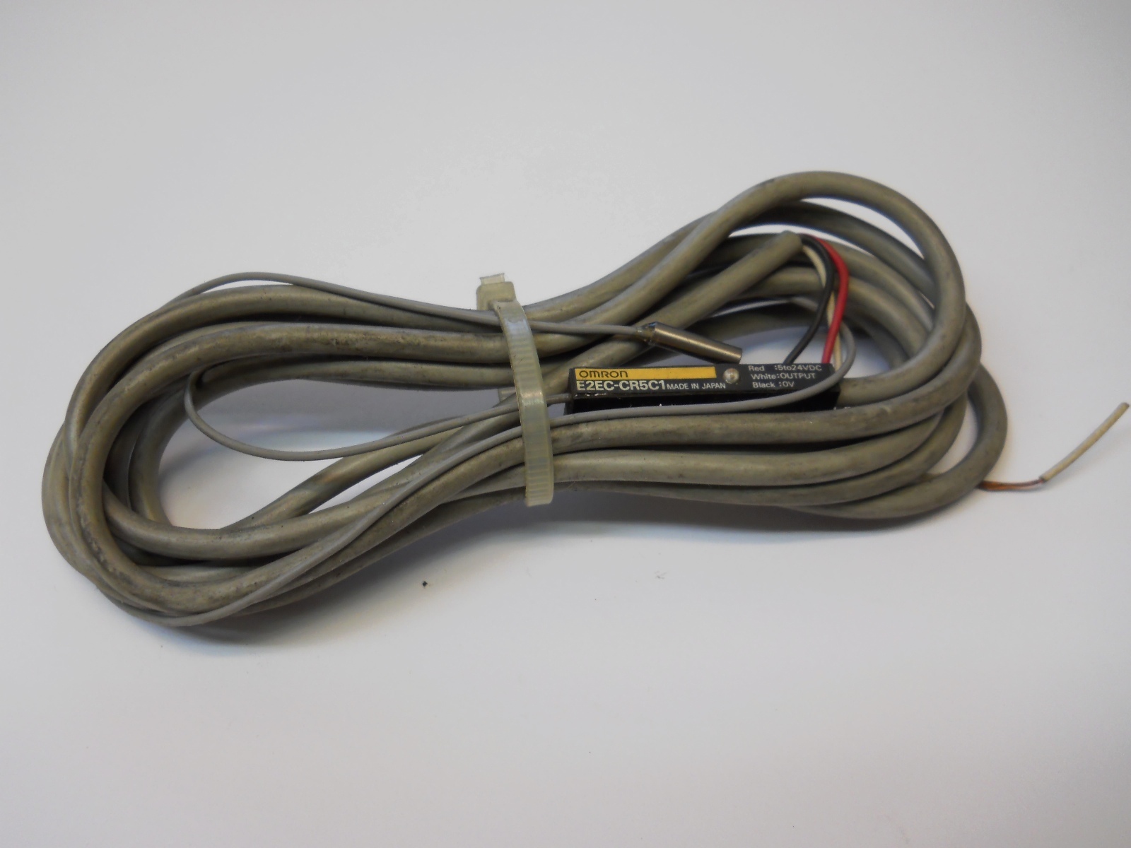 OMRON E2EC-CR5C1 PROXIMITY SENSOR 5-24VDC NEW CONDITION NO BOX