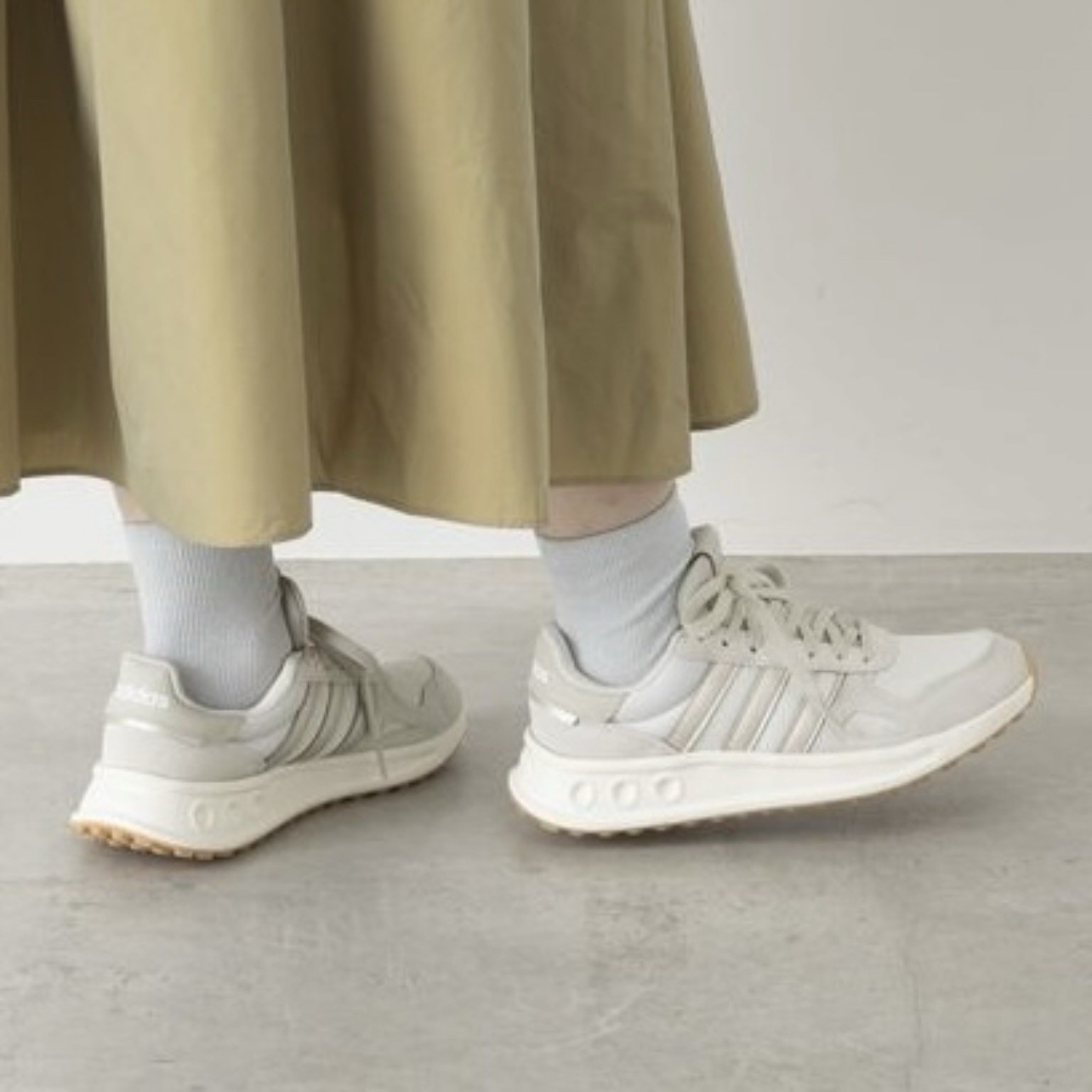 Adidas Run 84 Women’s Running Shoe Athletic Sneakers Beige Trainer Footwear #631