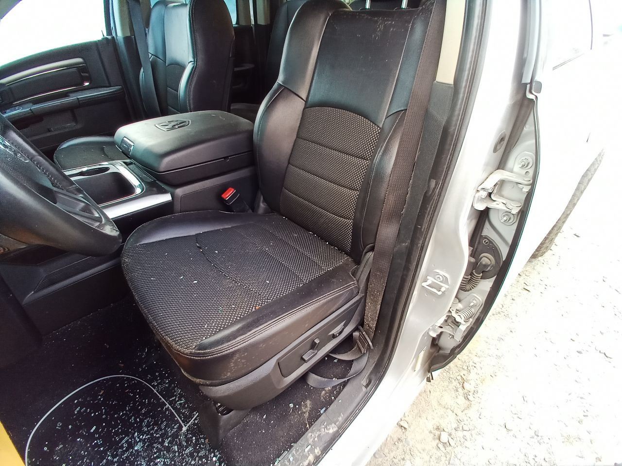 2016 RAM 1500 Air Shutter (12977403