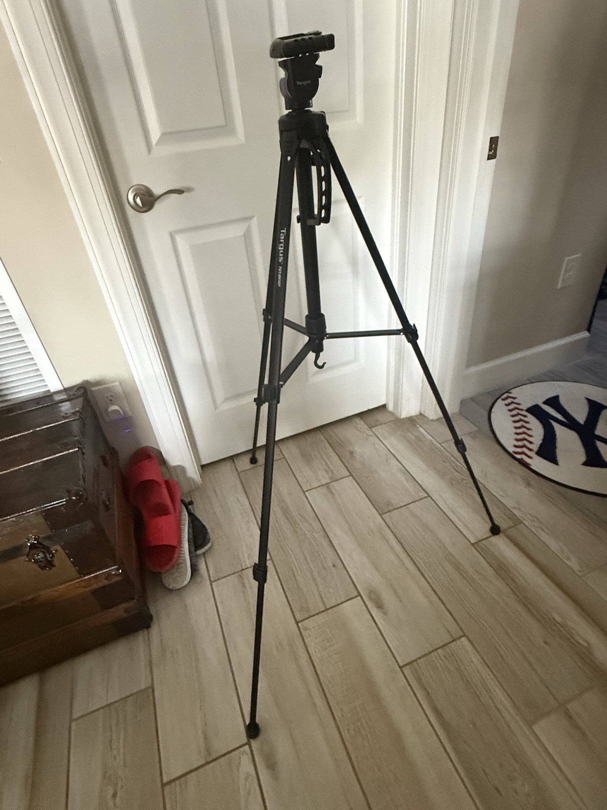 Targus Tripod TGT-BK58T Black With Targus Zip Bag Black