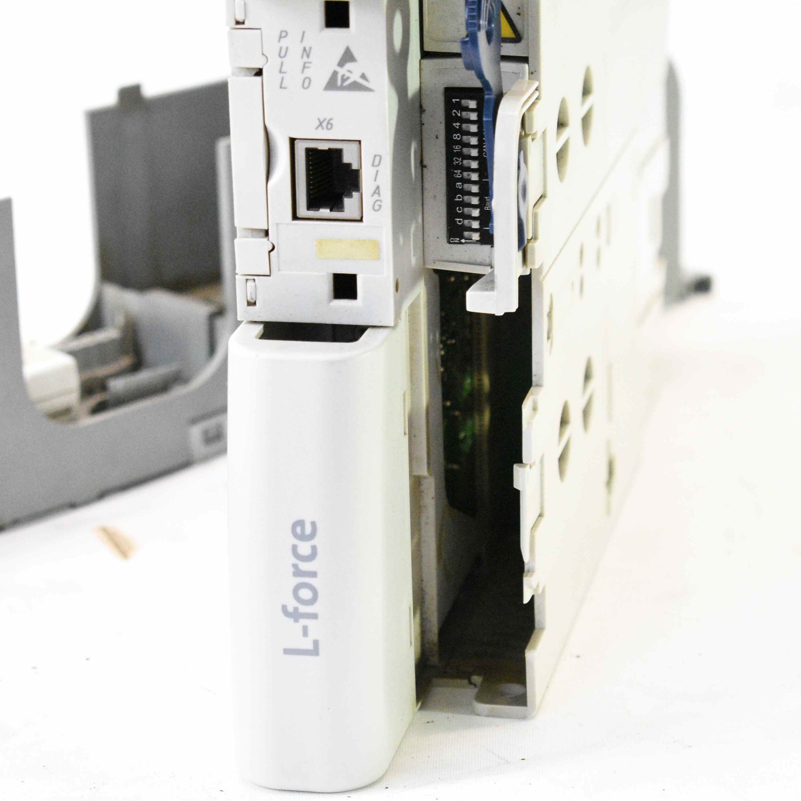 Lenze Multi Drive HighLine E94AMHE0034 incl. mounting base -used-