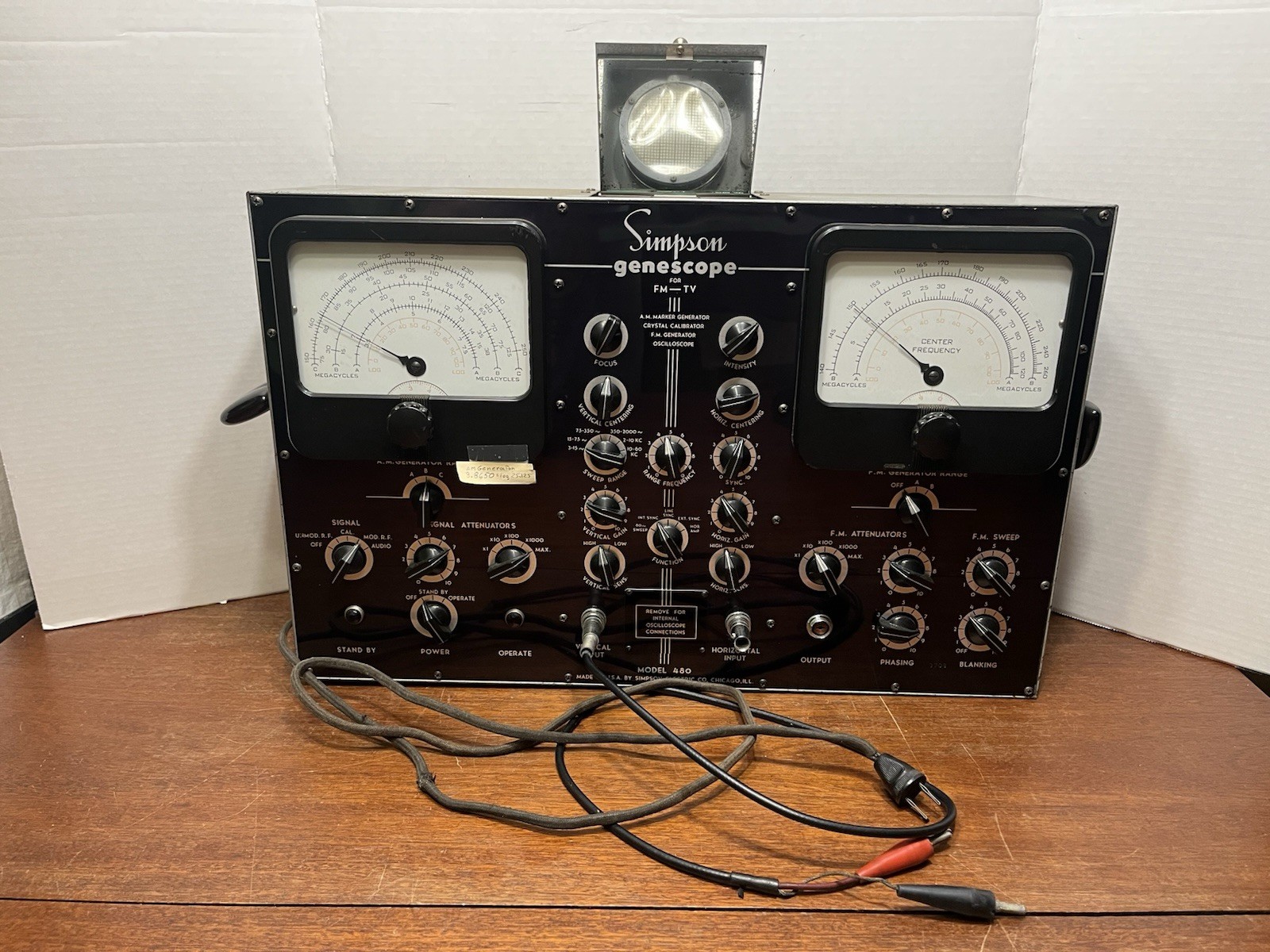 Simpson Genescope Model 480 Signal Generator for FM TV Powers Up but Untested