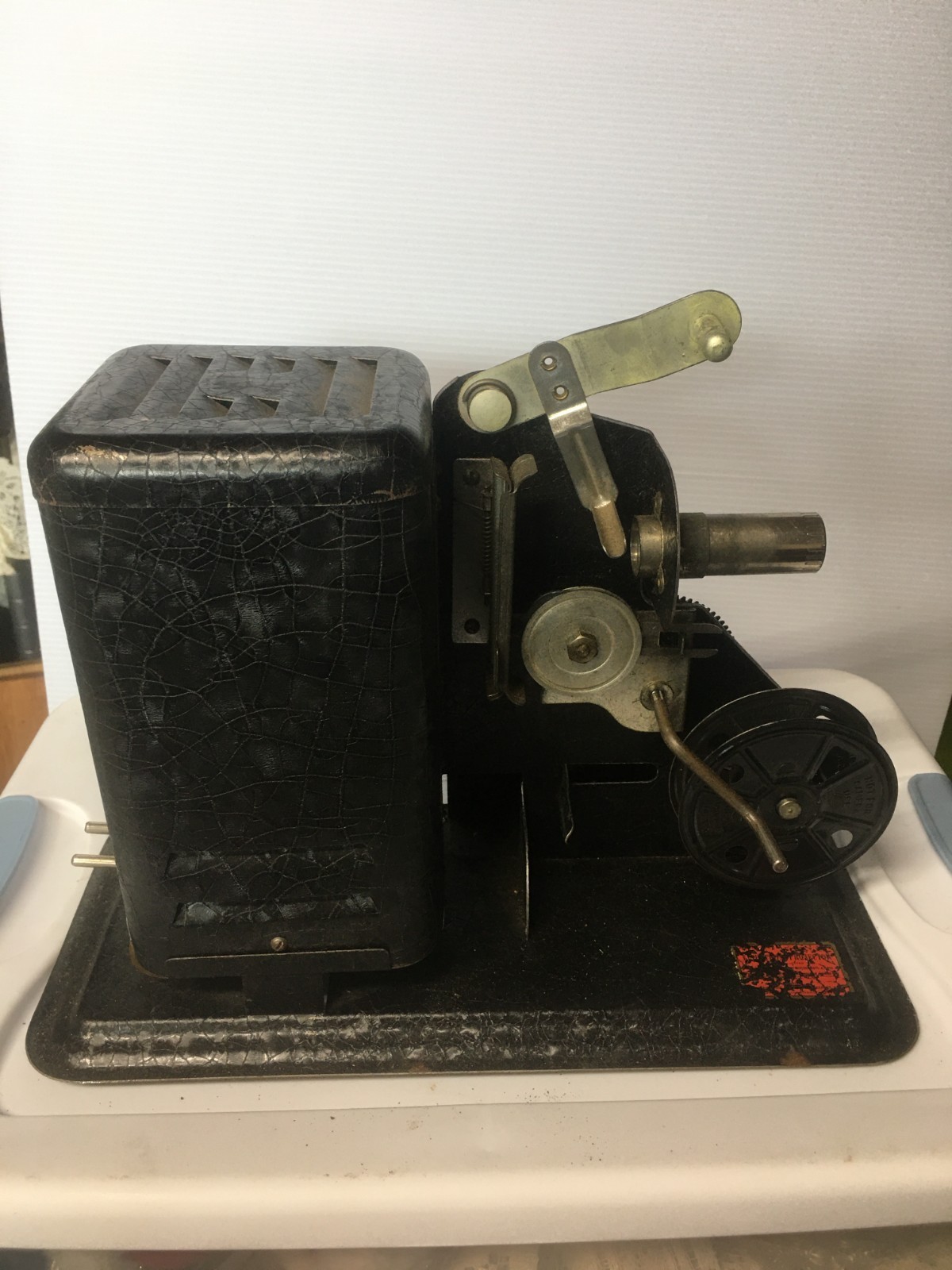 1924 Antique Lindstrom No. 1010-A 16 mm. Projector W Original Box & Cord