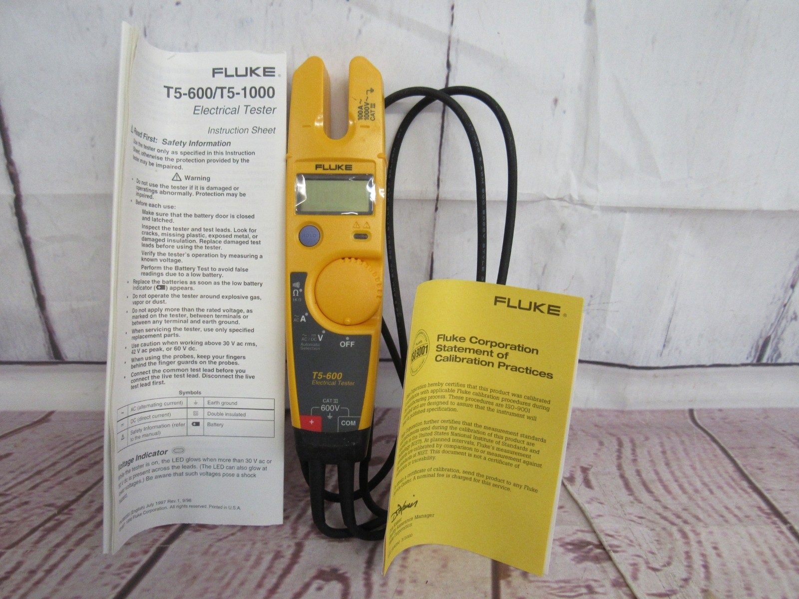 Fluke T5-600 Clamp Meter Continuity Current Electrical Tester