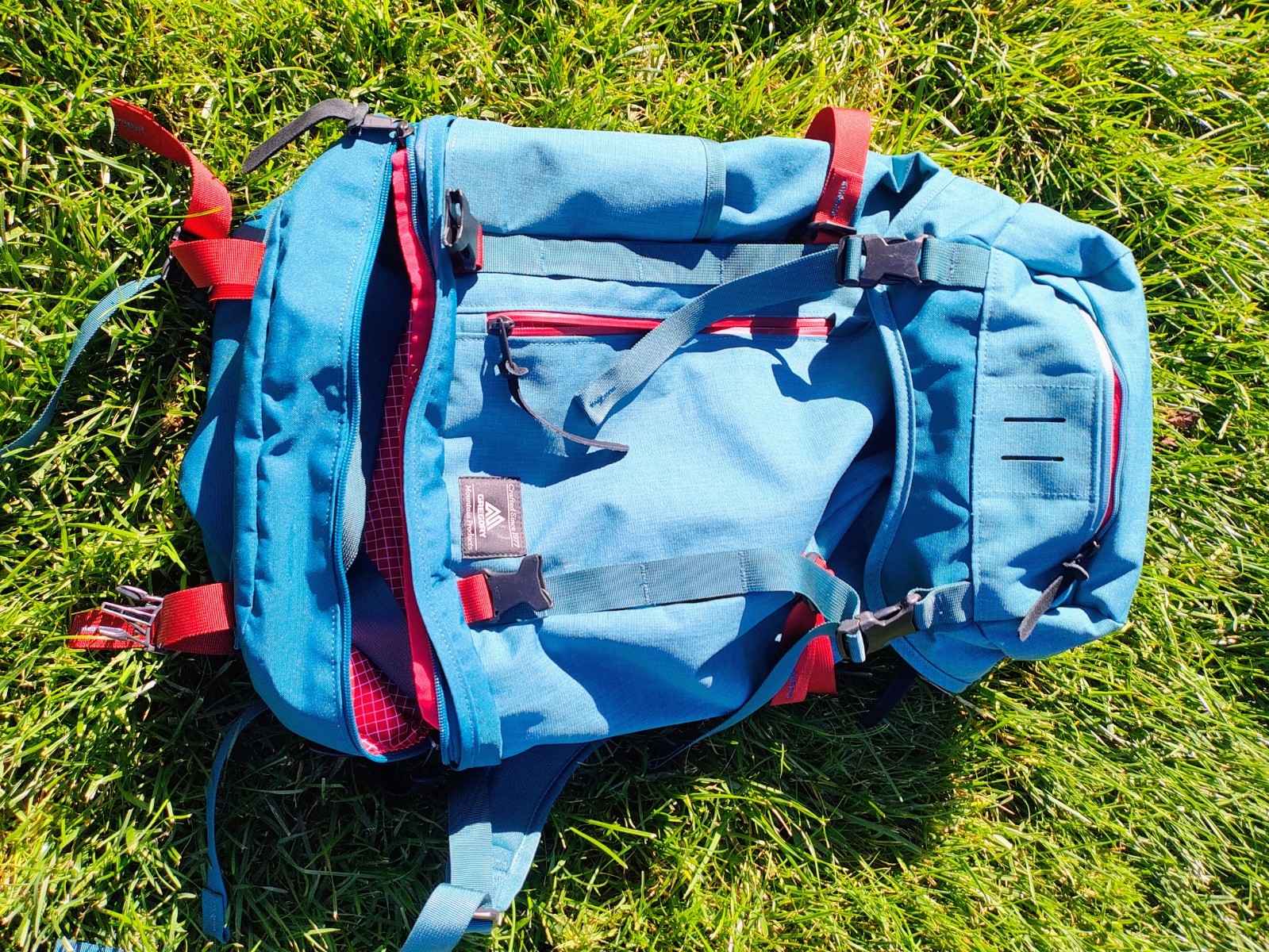 Gregory Boone day pack, seafoam green and red, 31 L, used twice