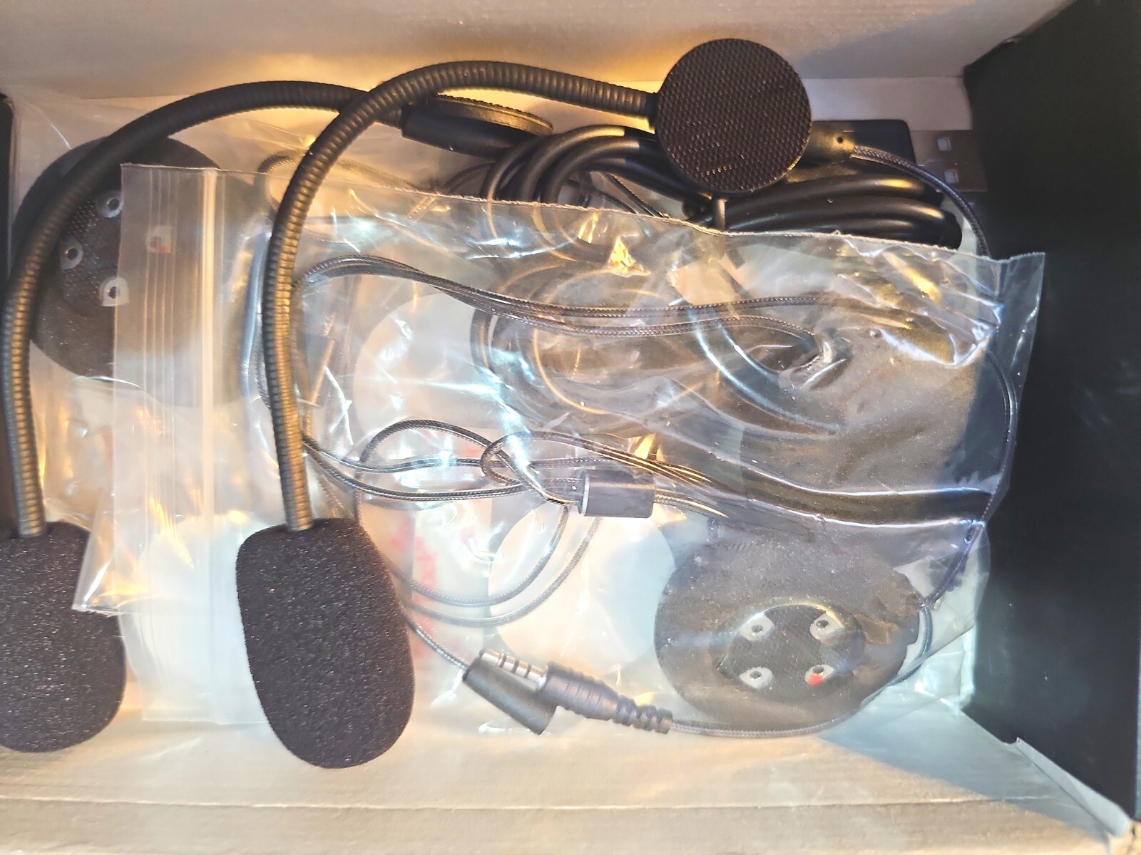 HELMET BLUETOOTH INTERCOM SYSTEM