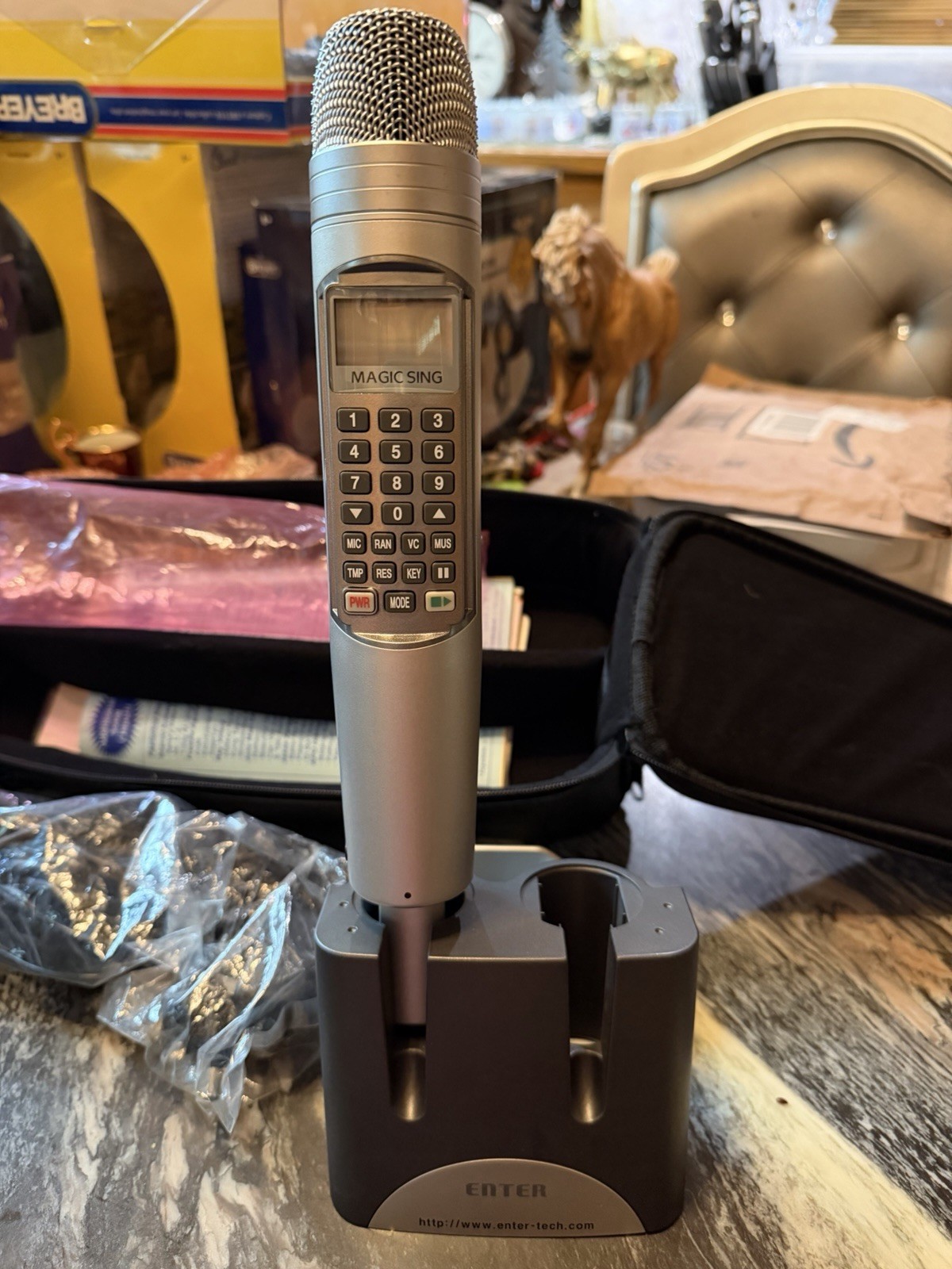 Magic Sing II Enter Tech Karaoke Set. Microphone cartridge, Case, Wires & Stand