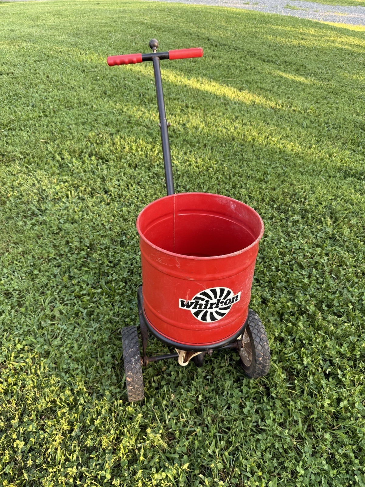 🍊Vintage 1960s Cyclone Seed Co. Whirl-On Fertilizer Grass Seed Spreader Metal