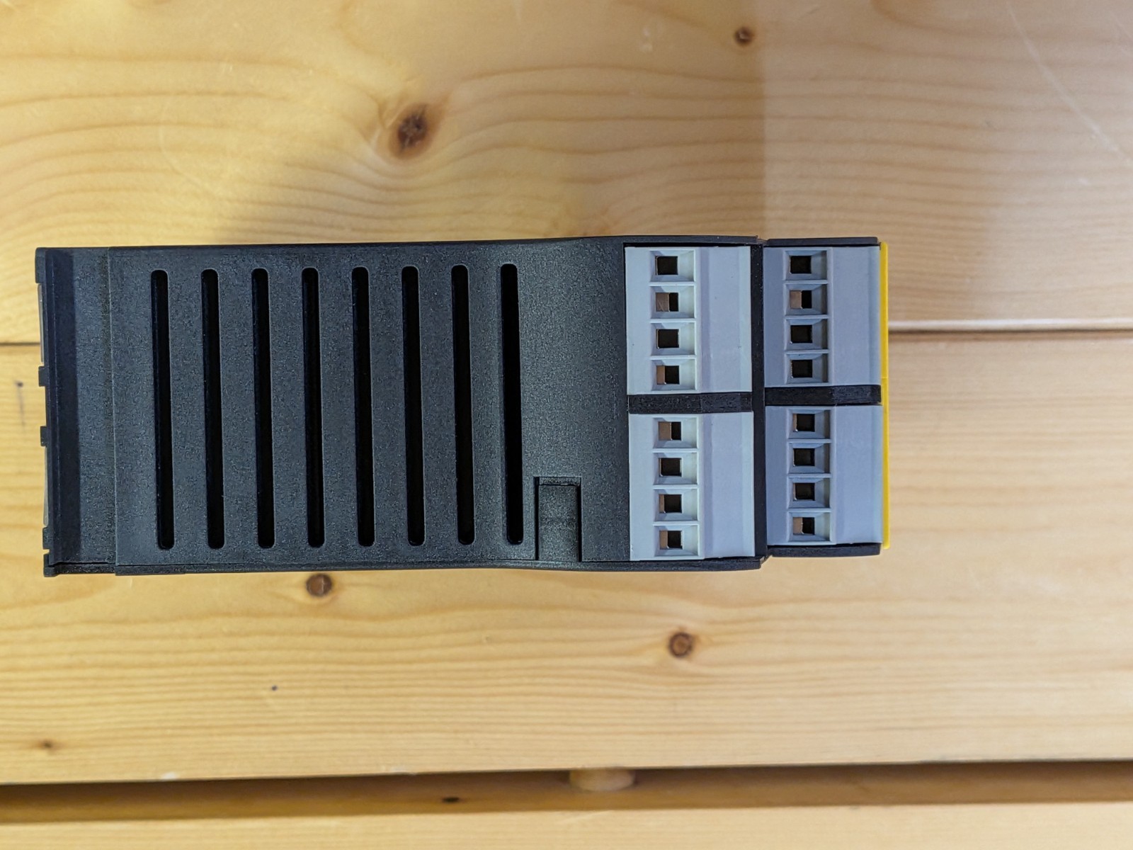 Schmersal AES 2135 Safety Relay Module 24-230V AC/DC Used Working