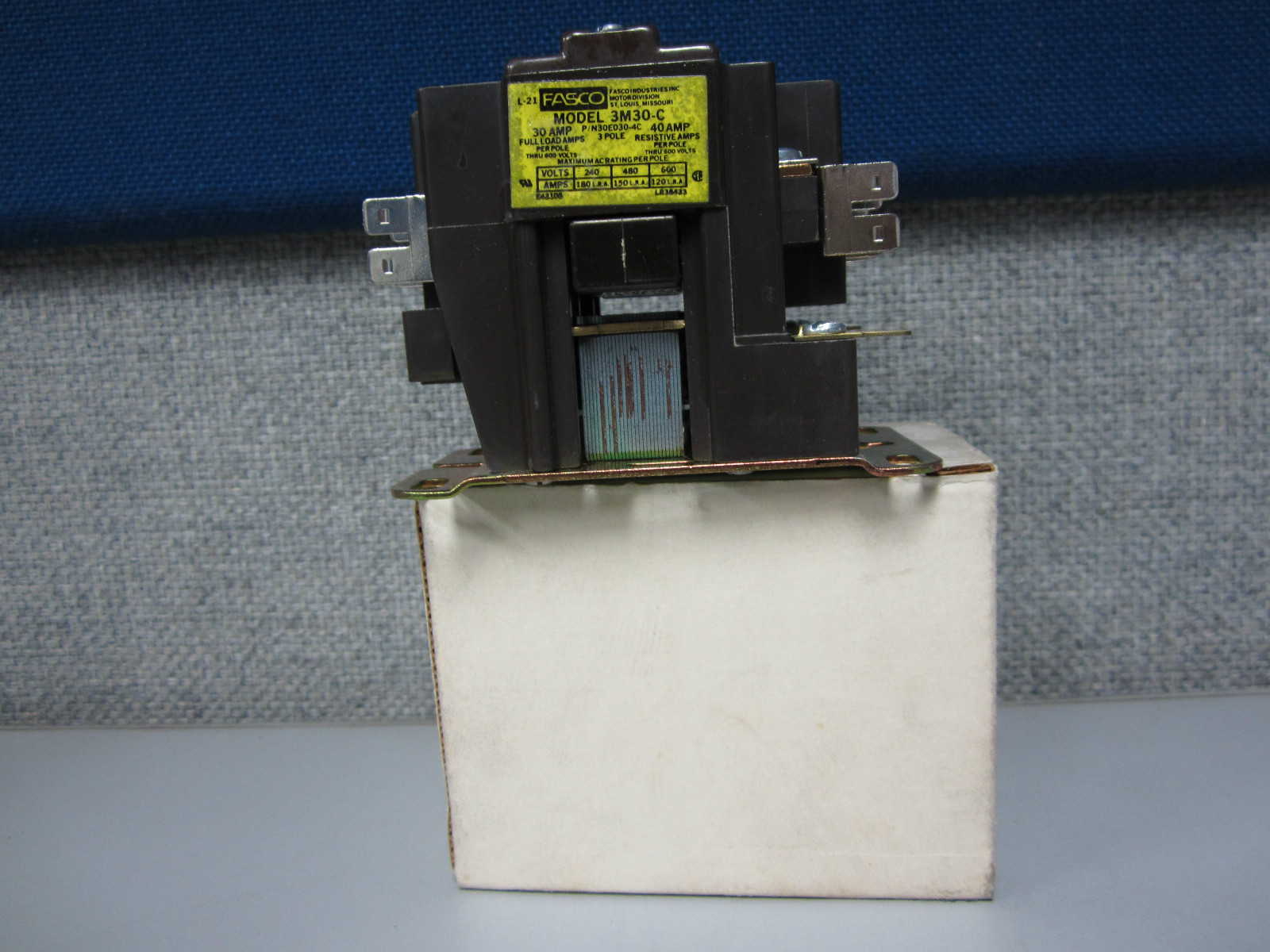 FASCO 3M30-C 30E030-4C 24V 50/60Hz 3 POLES