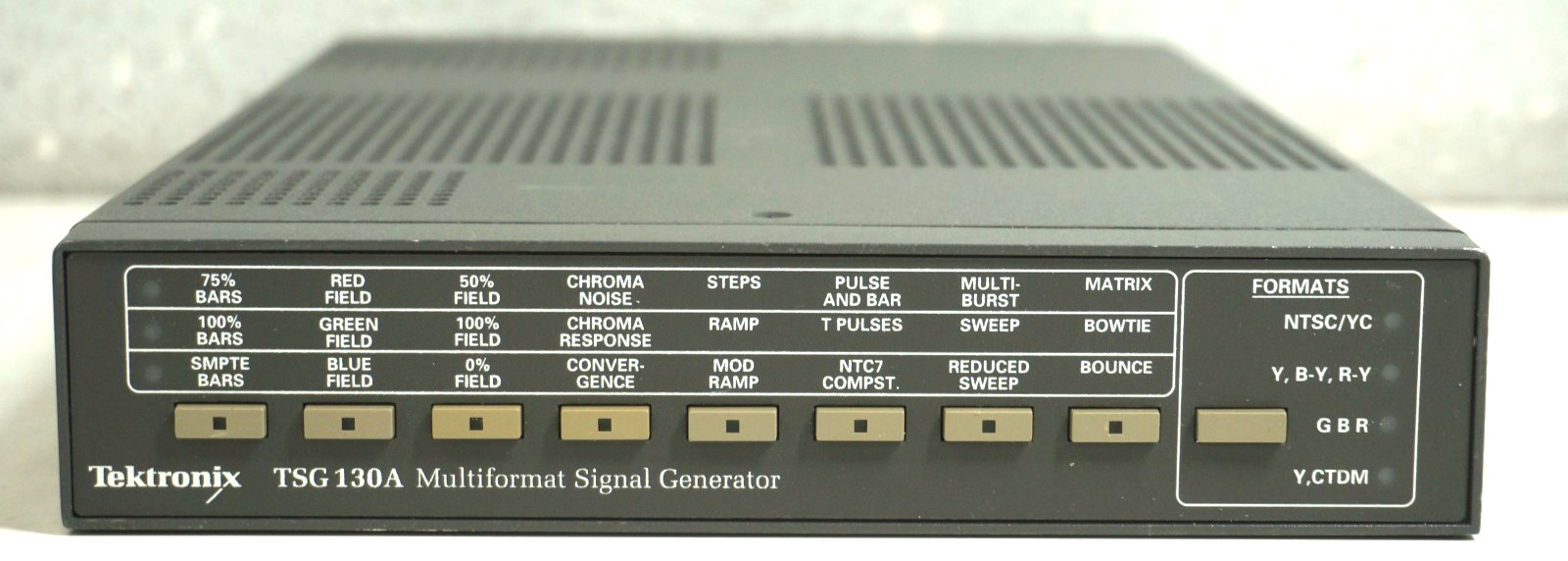 Tektronix - TSG 131A - Multiformat Signal Generator for any Frequency USED