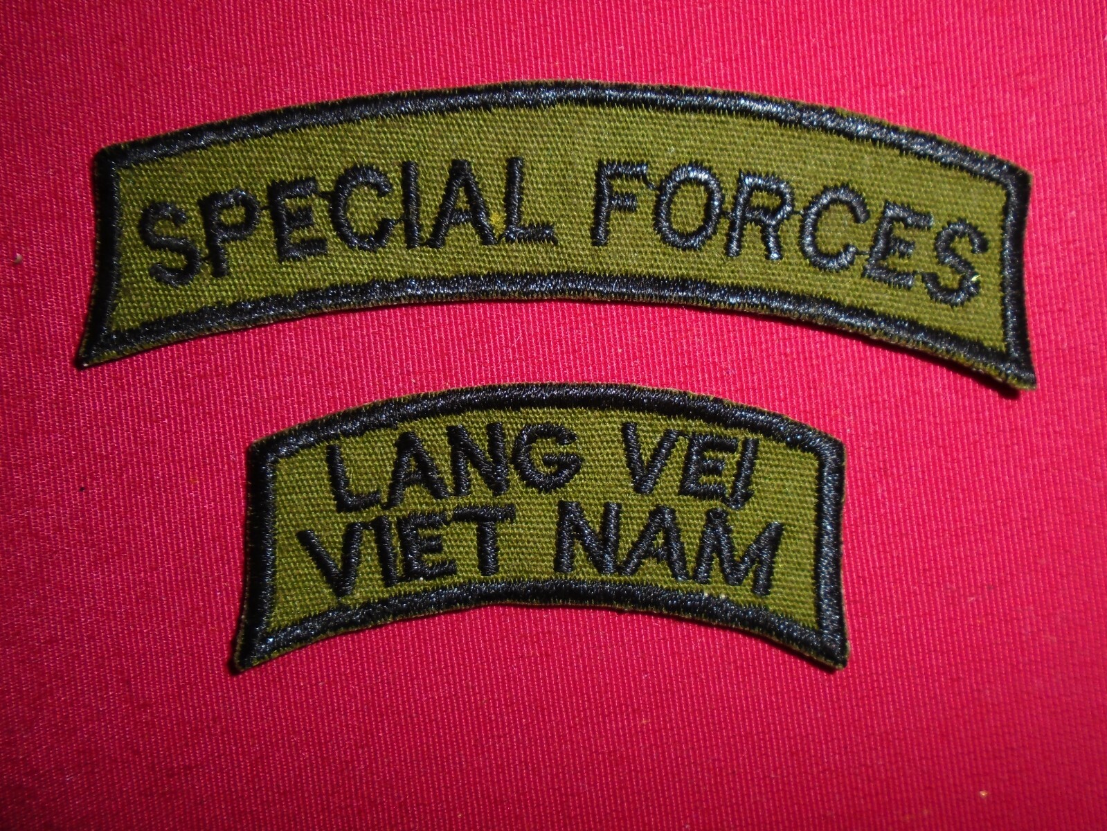 2 Vietnam War Subdued Arc Patches: SPECIAL FORCES And LANG VEI, VIETNAM