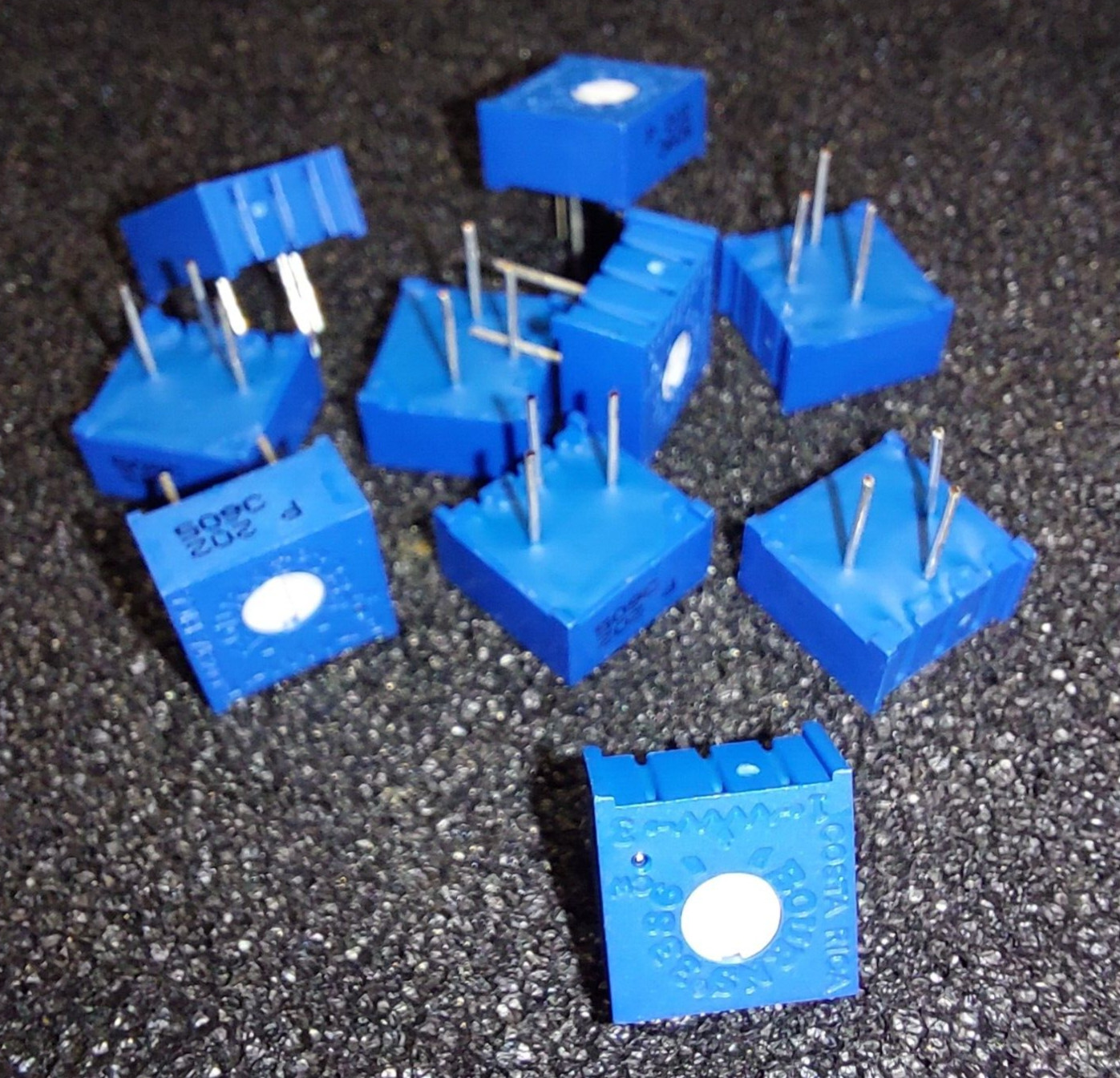 10pcs/lot Bourns 3386P-1-202,Trimmer Resistors-Through Hole,2kOhm,500mW