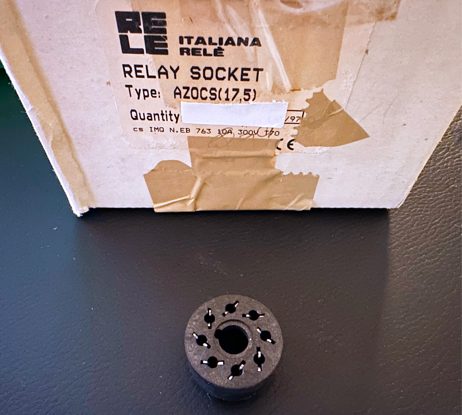 AZOCS(17,5) RELE ITALIANA Relay Base PCB Socket 8-Pin C42 Model AZOCS 10A/300V