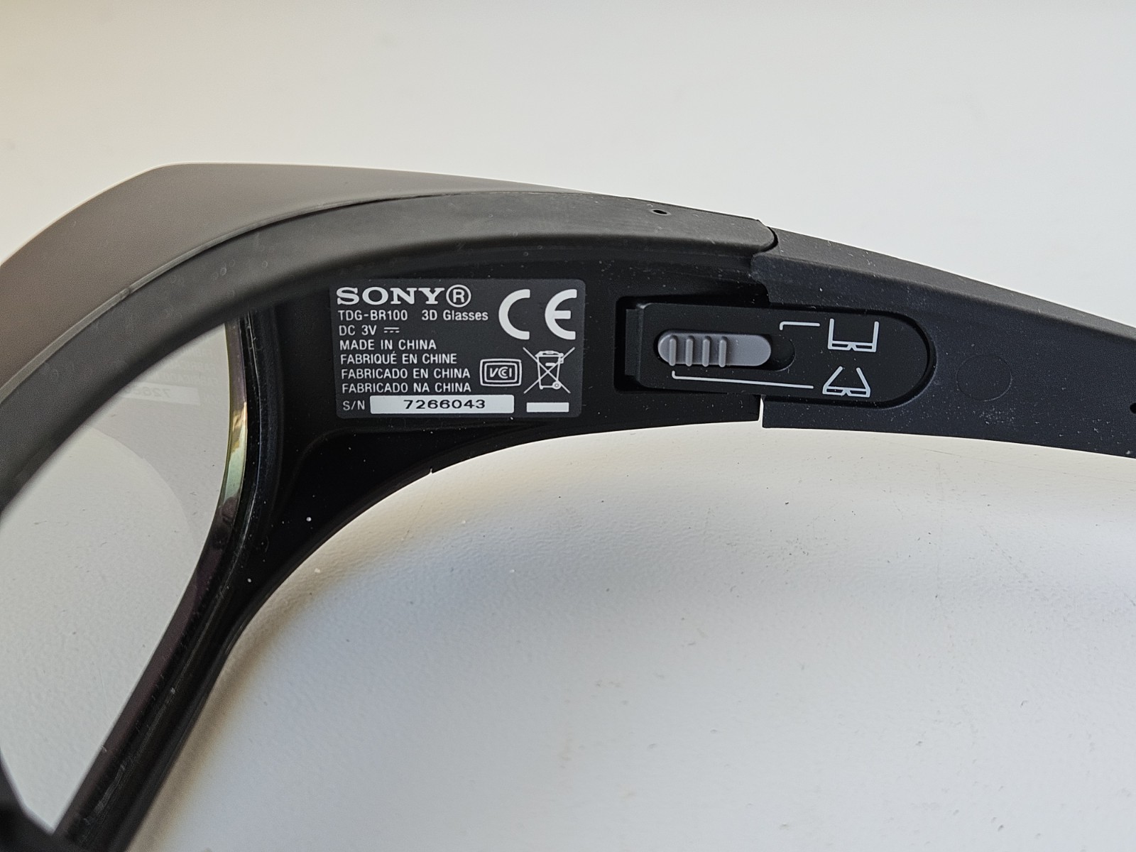 Sony TDG-BR100 Active Shutter 3D Glasses - Black and Silver Finish