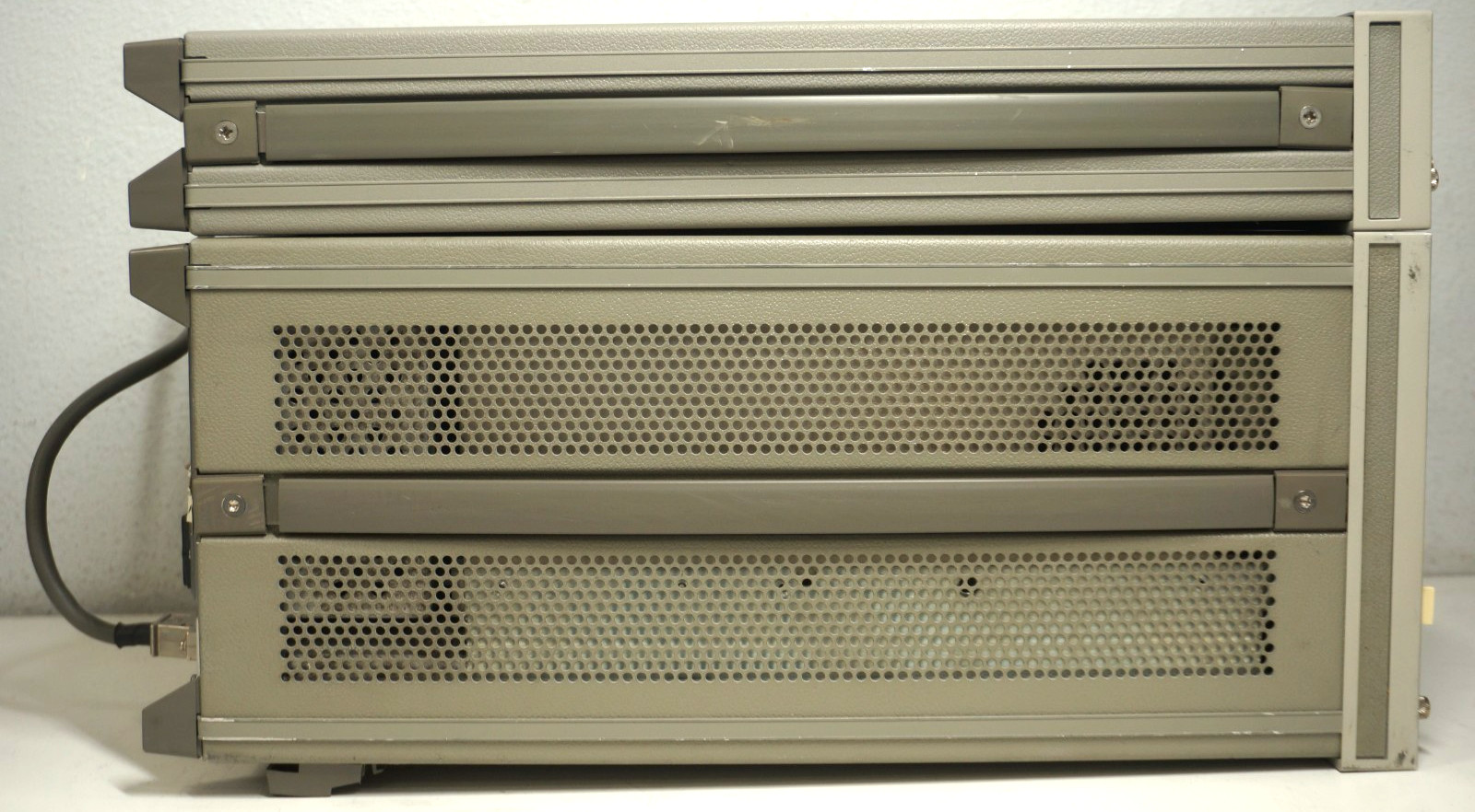 Hewlett Packard - 8753D - Network Analyzer with 87511A S-Parameter Test Set