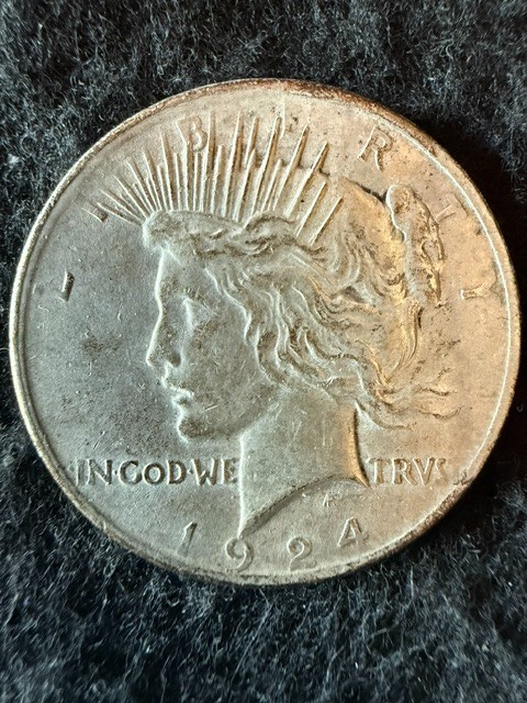 1924-P Peace Dollar Great 90% Silver Coin! Nice Details! SHIPS FREE! (3)