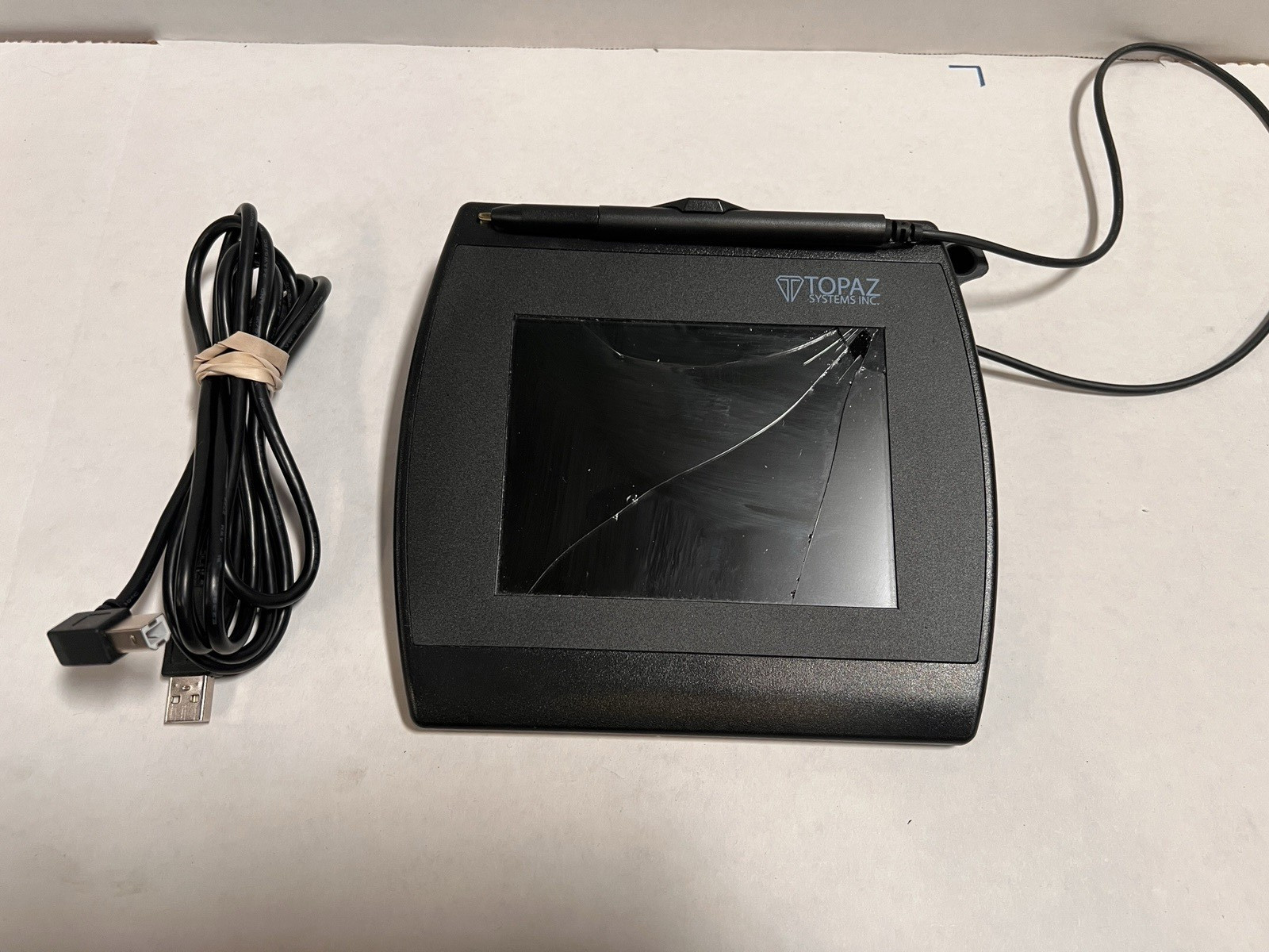 Topaz SigGem Color 5.7 T-LBK57GC-BHSB-R USB Signature Capture Pad *Cracked*