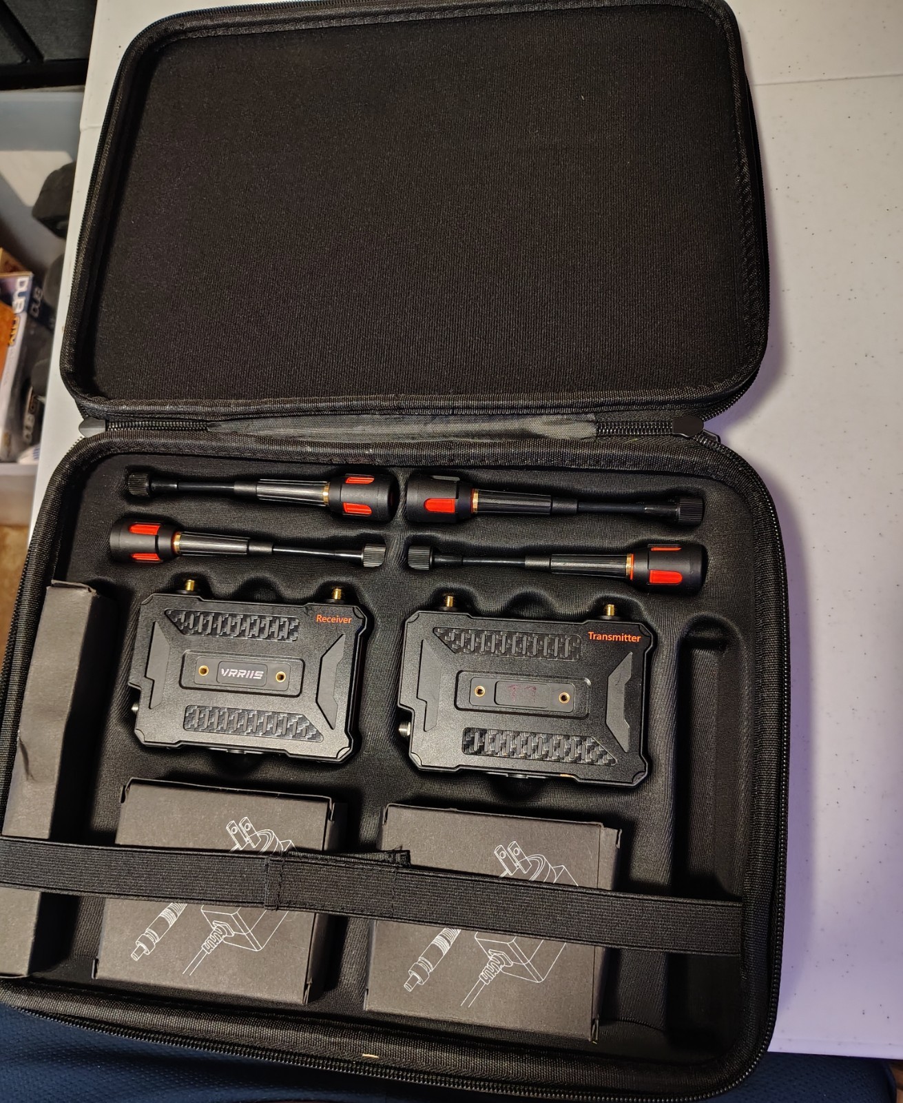 VRRIIS Wireless Video Transmitter Receiver Kit New Incomplete w/ Case & Antennas