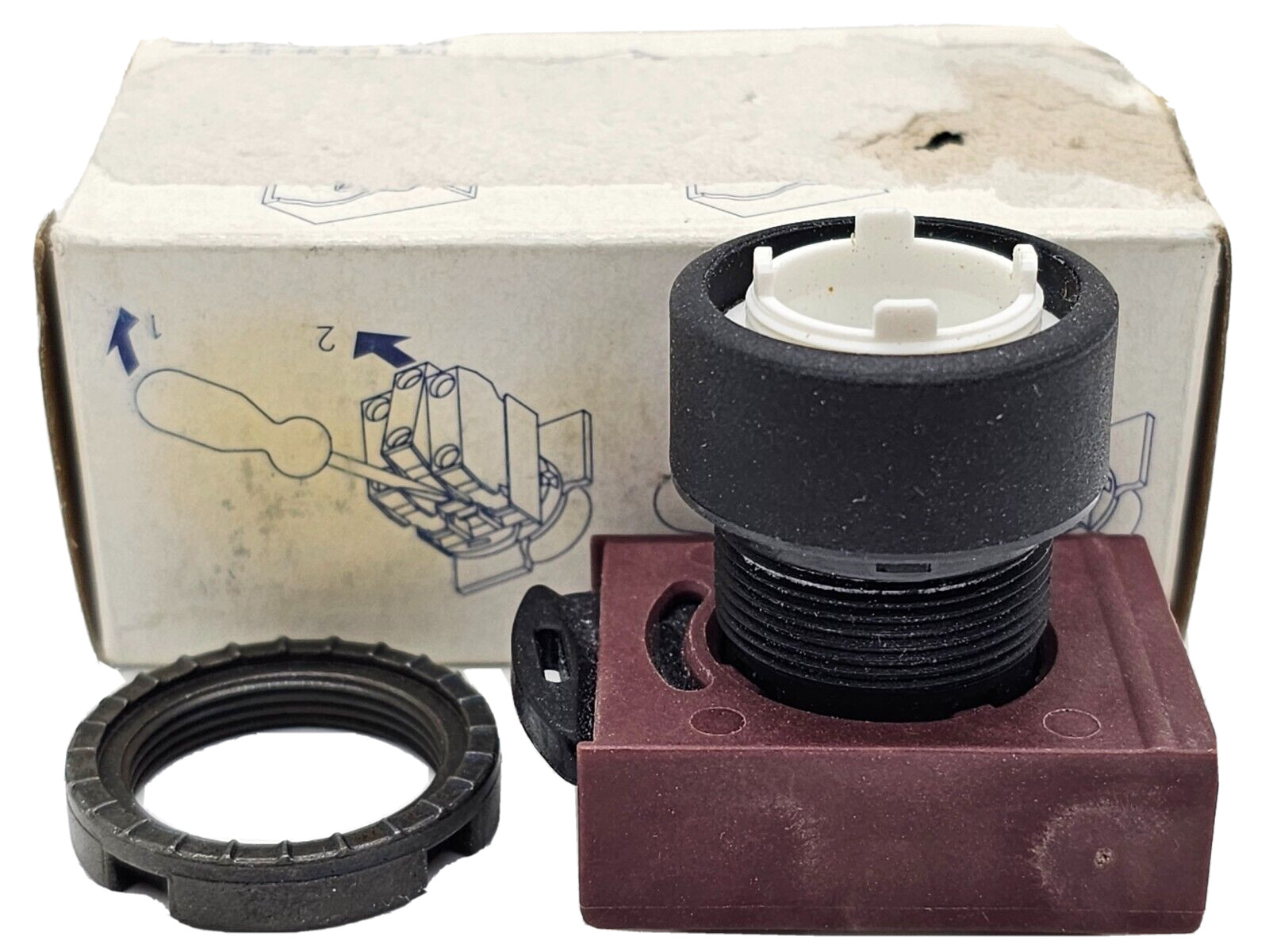 GE General Electric P9XPL0S0 Illuminated Standard Pushbutton NEW