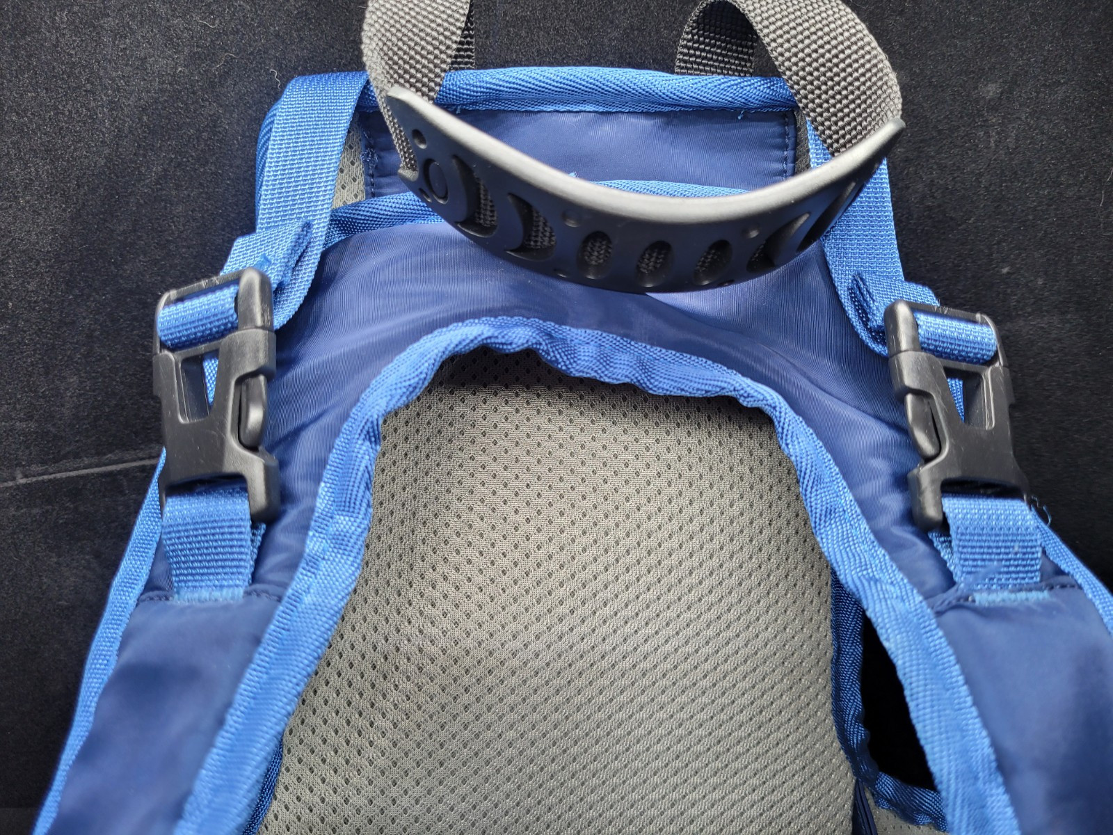 Ski & Snowboard Training Harness for Kids - 2 Guiding Straps to Steer & Control