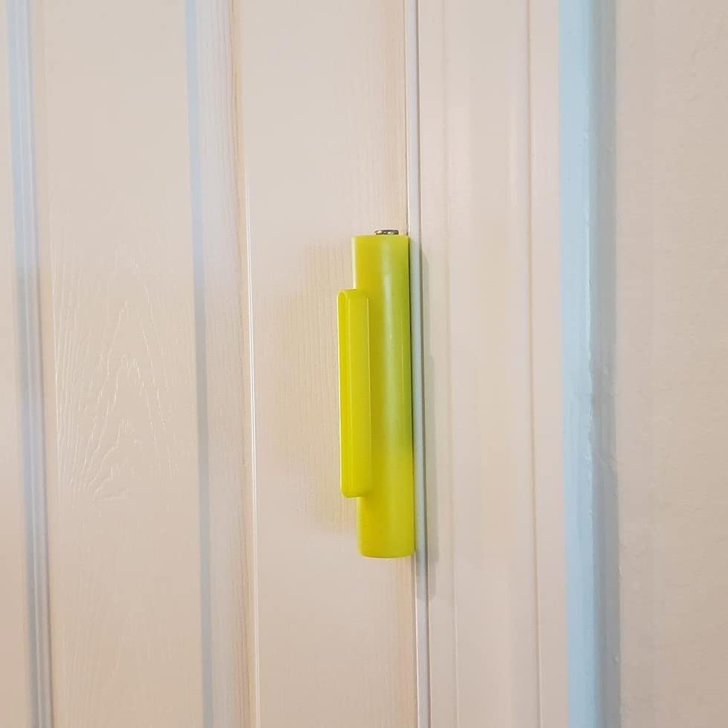 Hinge Hero® Door Hinge Lubrication Tool. Stop Squeaky Door Hinges. No Mess.