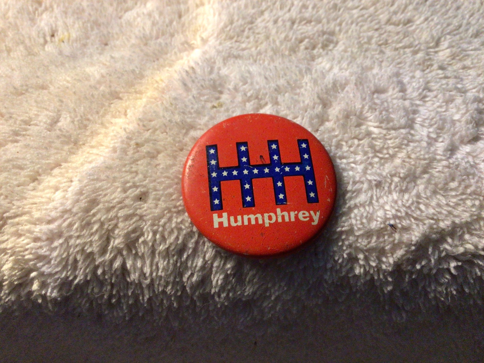 Vintage Red/Blue HH Humphrey 1 1/4" Campaign/Political Pin/Button pre-owned