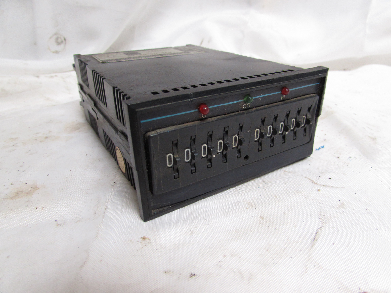 NEWPORT ELECTRONICS 872 01.02.D2 COUNTER 3W 115VAC ***XLNT***
