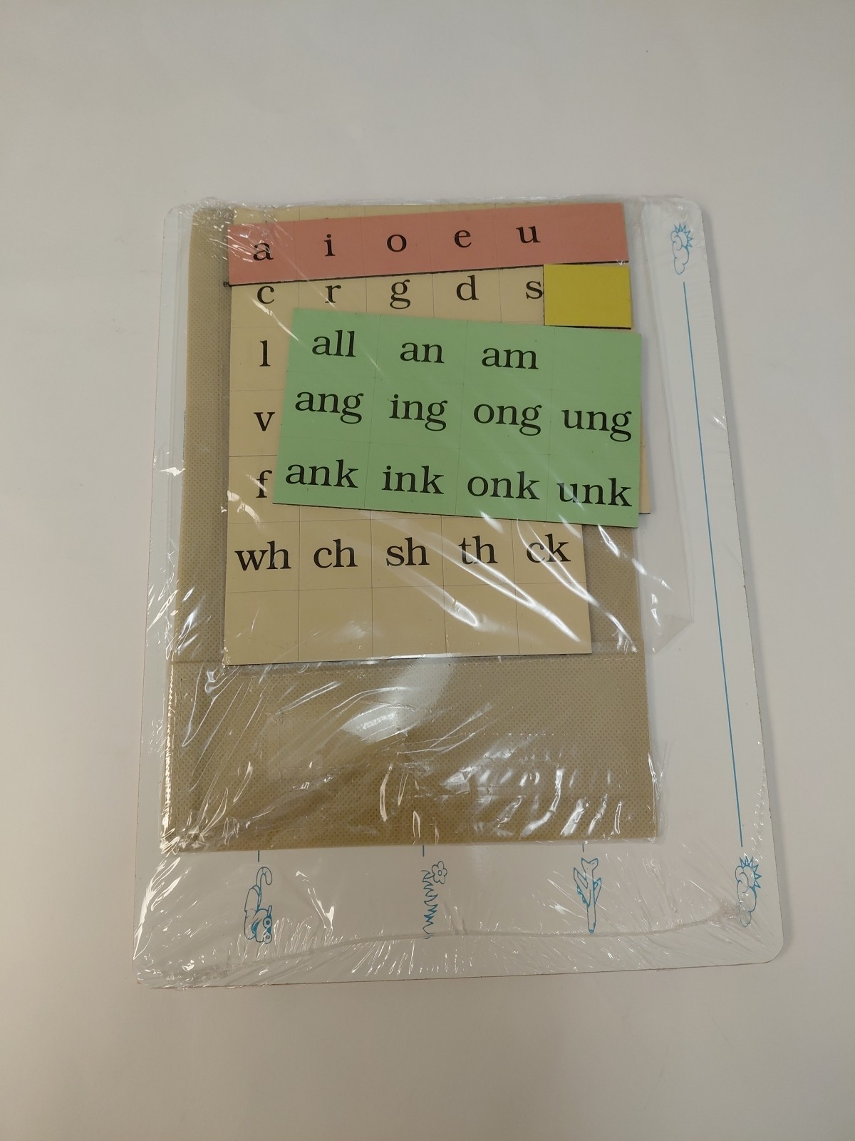 Fundations Letter Board K-1 WITH MAGNETIC LETTER TILES AND BAGS
